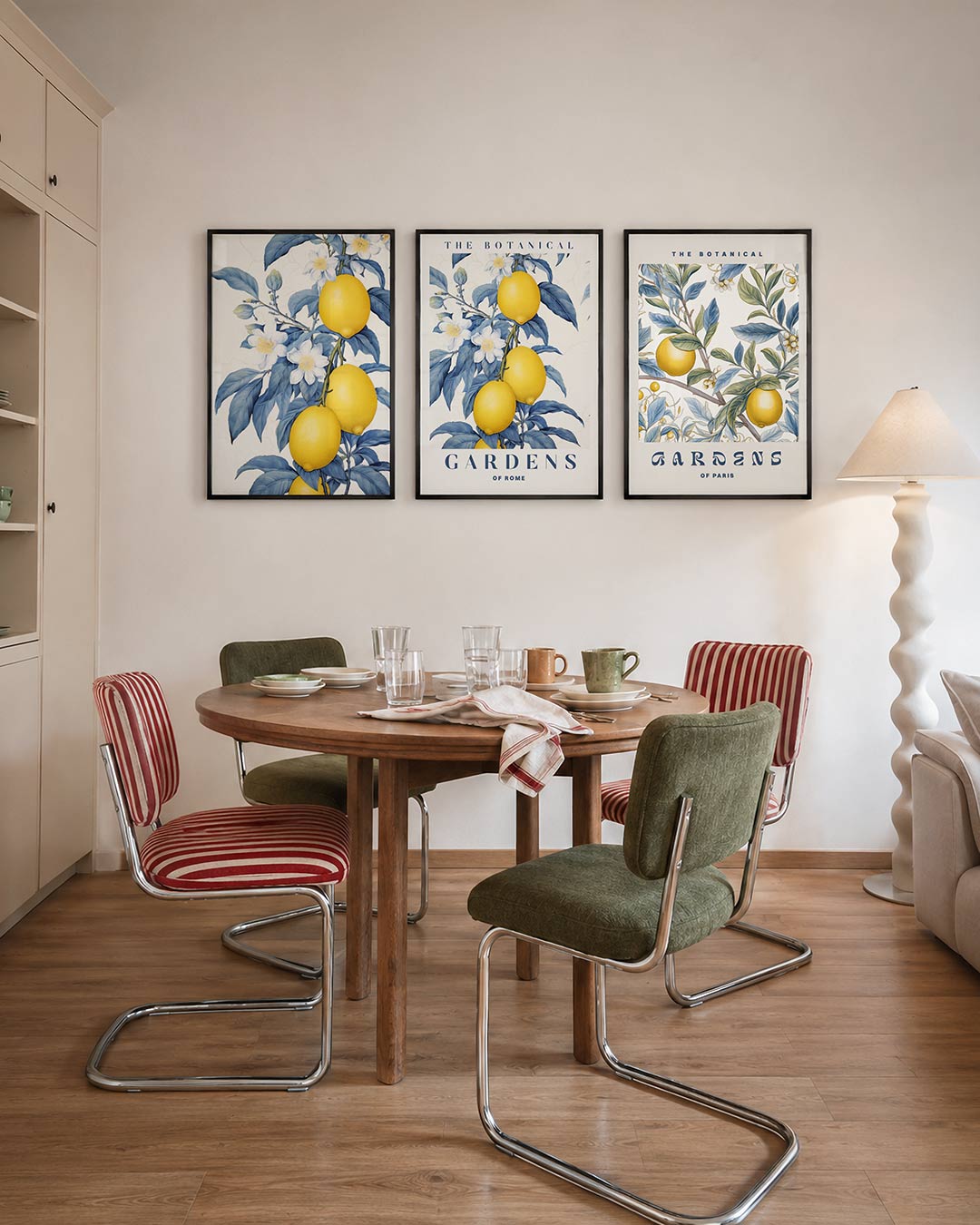 Citroen en bloem – heldere gele citroenen hangen tussen blauwe bladeren en witte bloemen