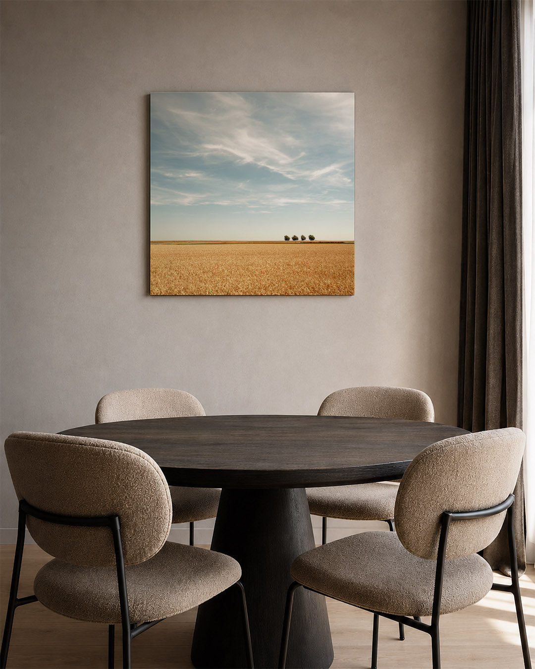 Rustige landschap weergave kunstwerk – tweede productweergave – deze kunstwerk toont een uitgestrekt veld onder een blauwe