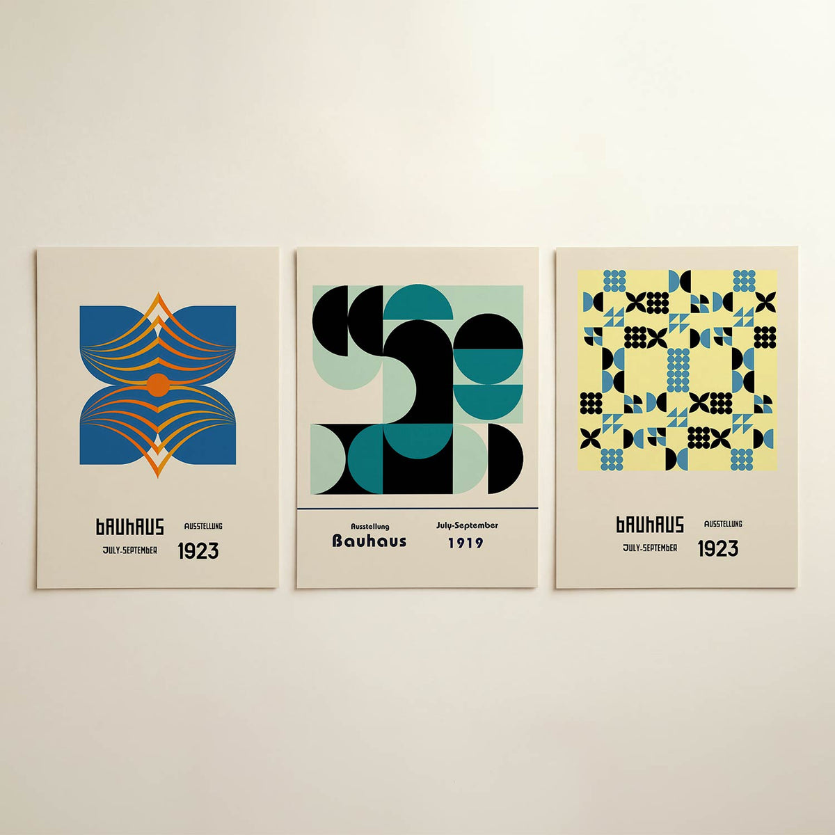 Kleur en lijnenspel posterset – detailweergave – deze posterset in drie delen toont een dynamisch lijnenspel met blauwe en