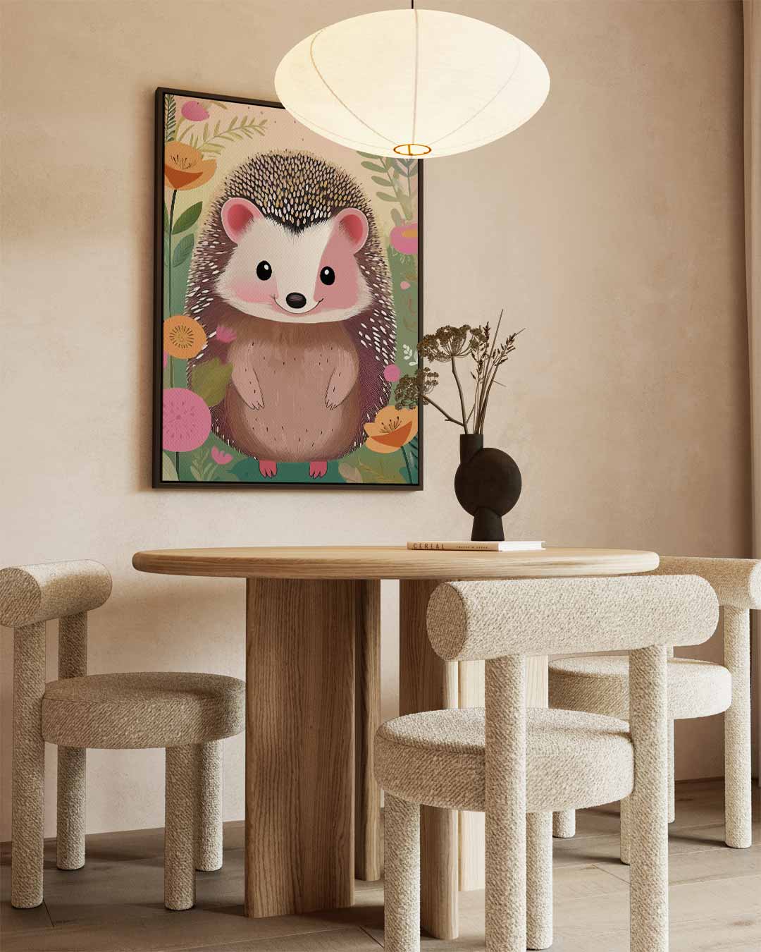 Schattige Egel in Bloementuin – staand kunstwerk voor modern interieur
