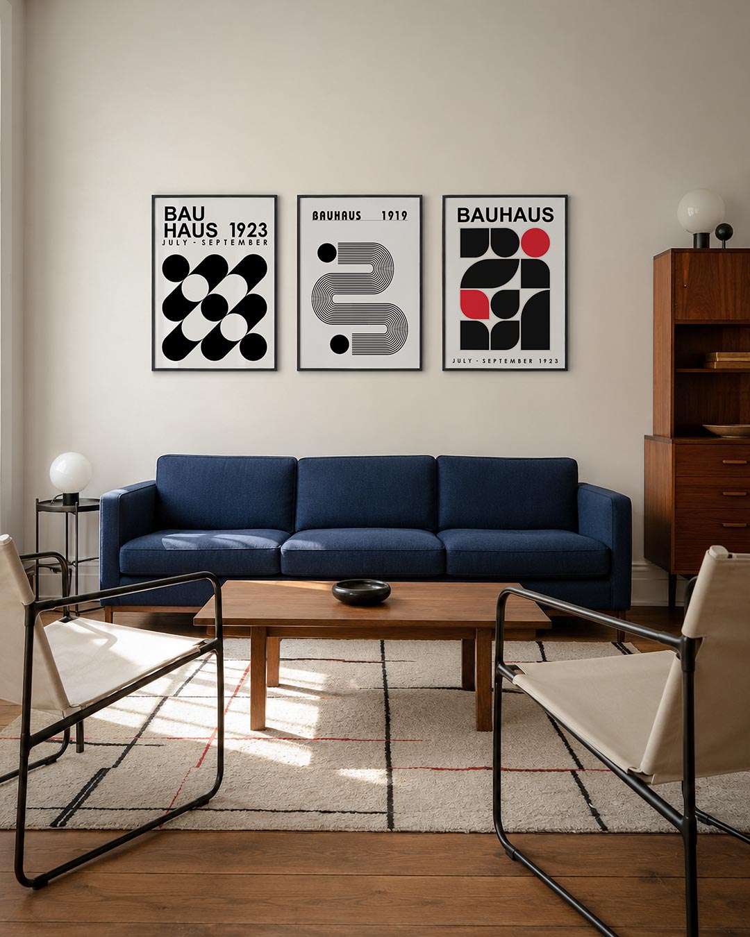 Vormen en vlakken driedelige posterset – zwart-witte compositie met diagonale lijnen en cirkels. De balans tussen de vormen