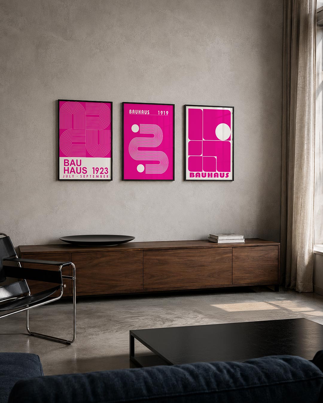 Lijnen en kleurvlakken driedelige posterset – deze posterset in drie delen toont een levendig spel van roze en witte lijnen.