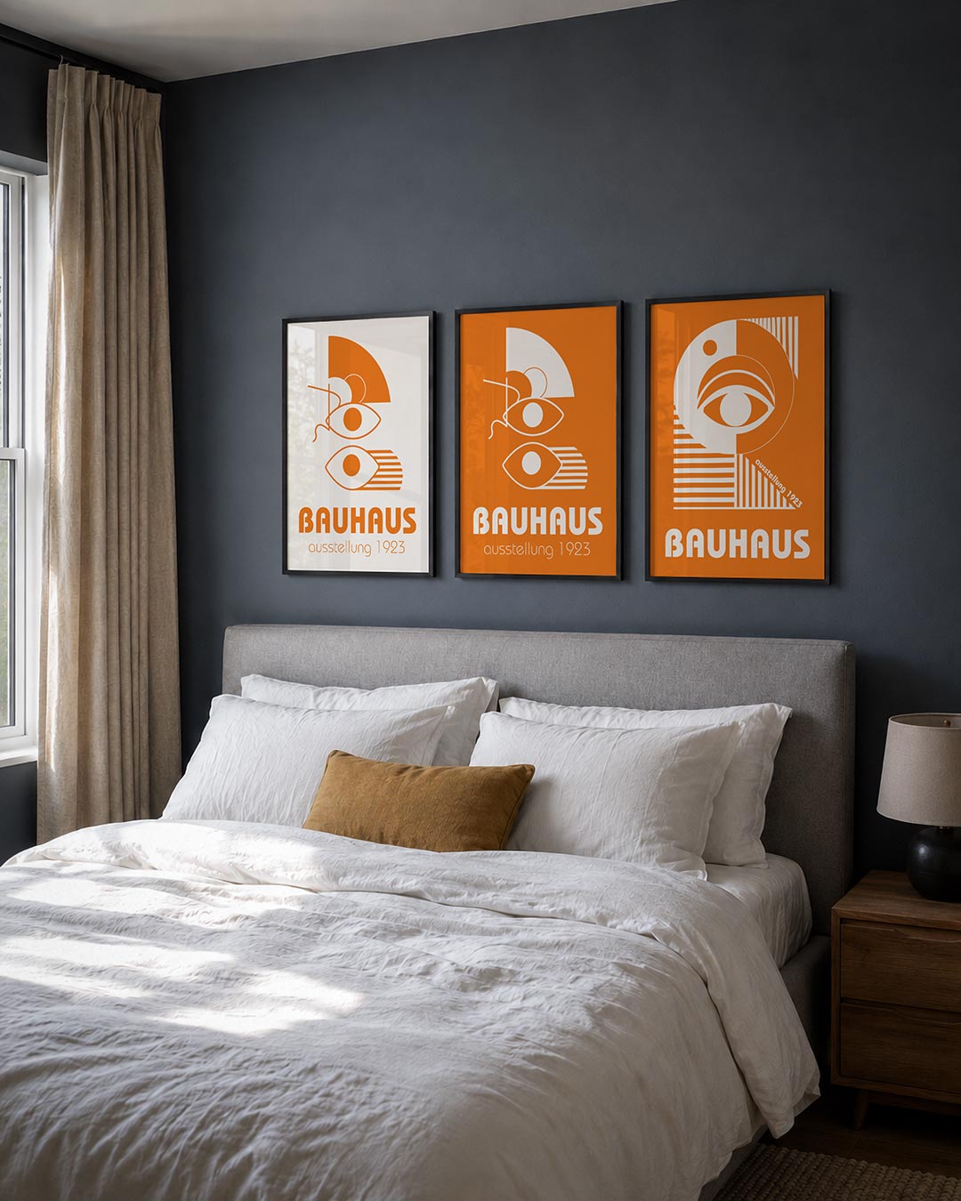 Oog en lijnen posterset – derde productweergave – oranje vormen en lijnen creëren een speels lijnenspel met ogen en cirkels.