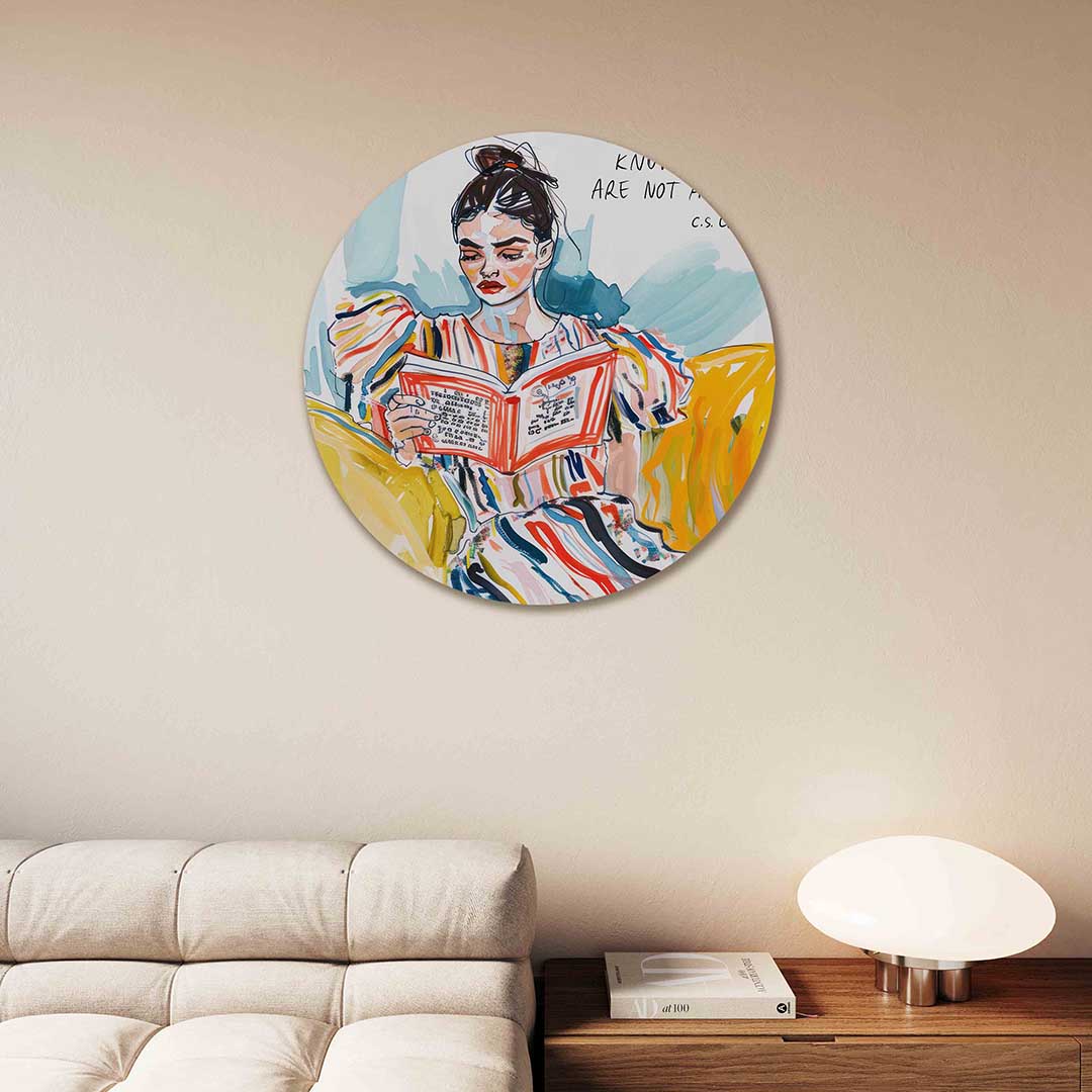 Lezende vrouw – portret muurcirkel als ronde muurdecoratie