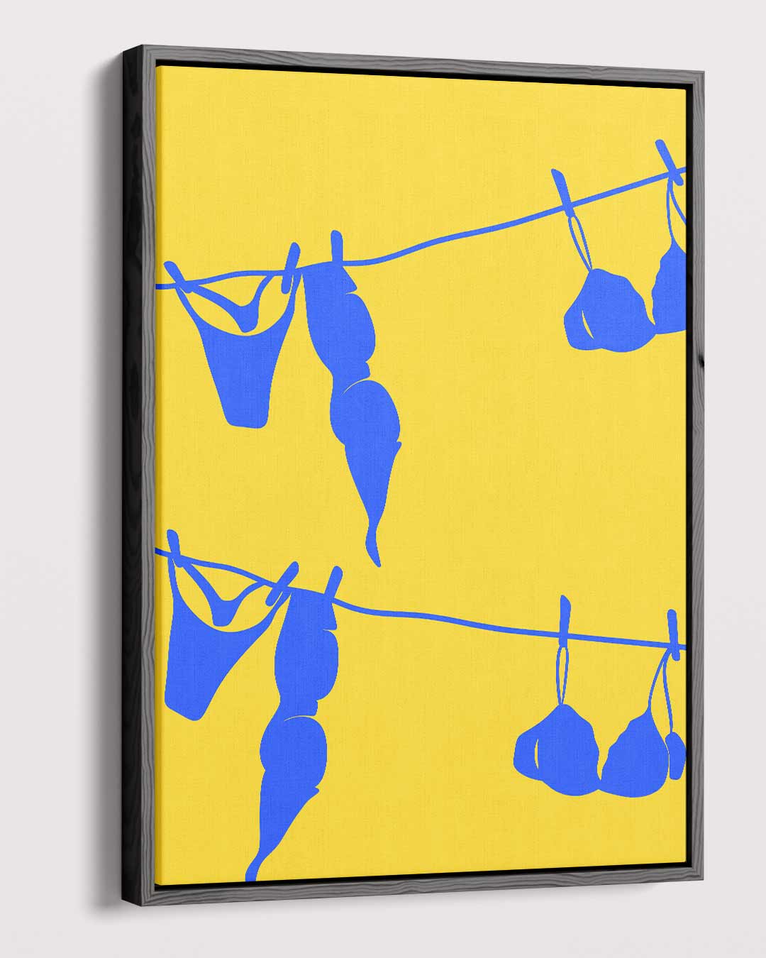 Blauw Wasgoed op Gele Draad – dibond kunstwerk als wanddecoratie