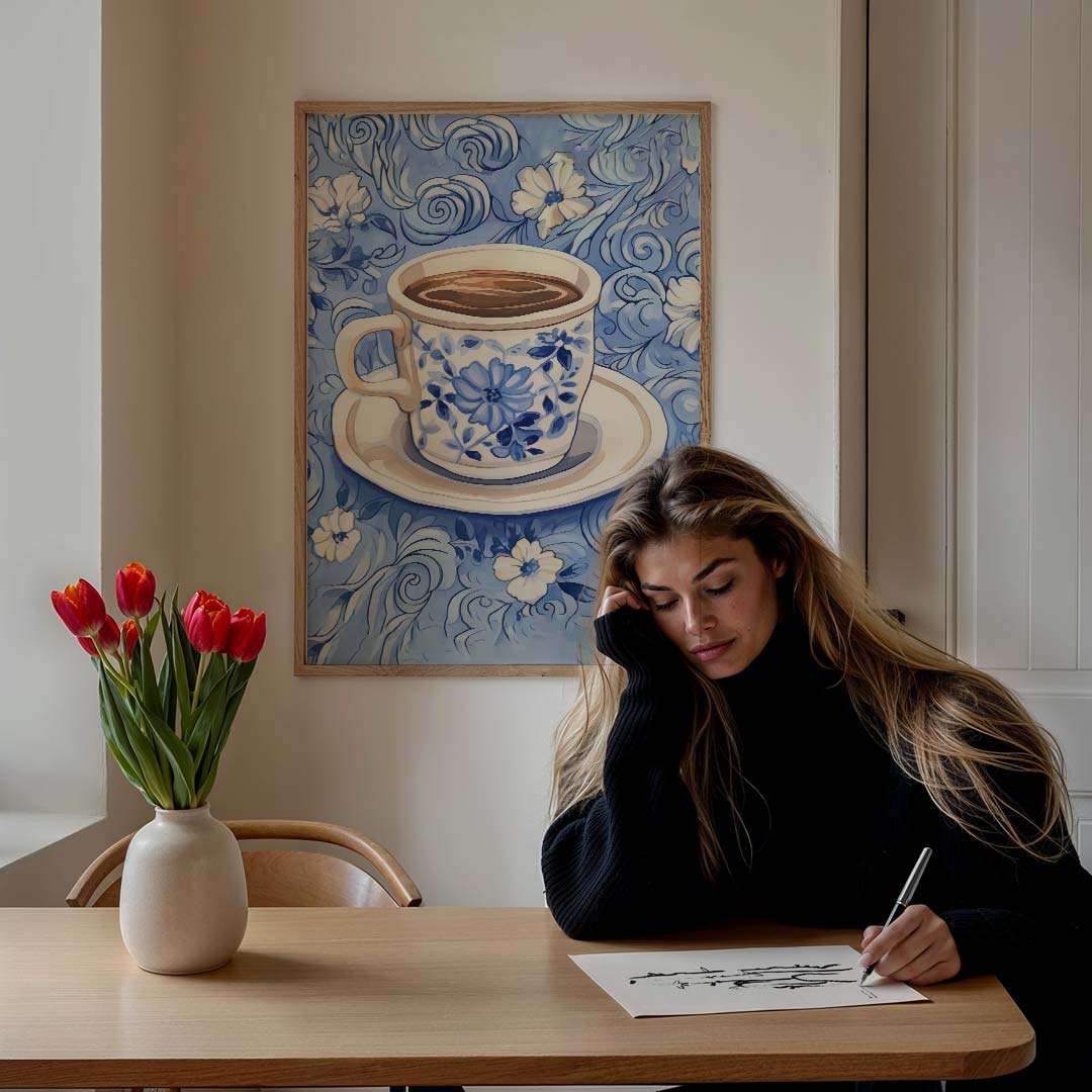 Blauwe Bloemen Koffiemok – culinaire wandkunst als portret poster