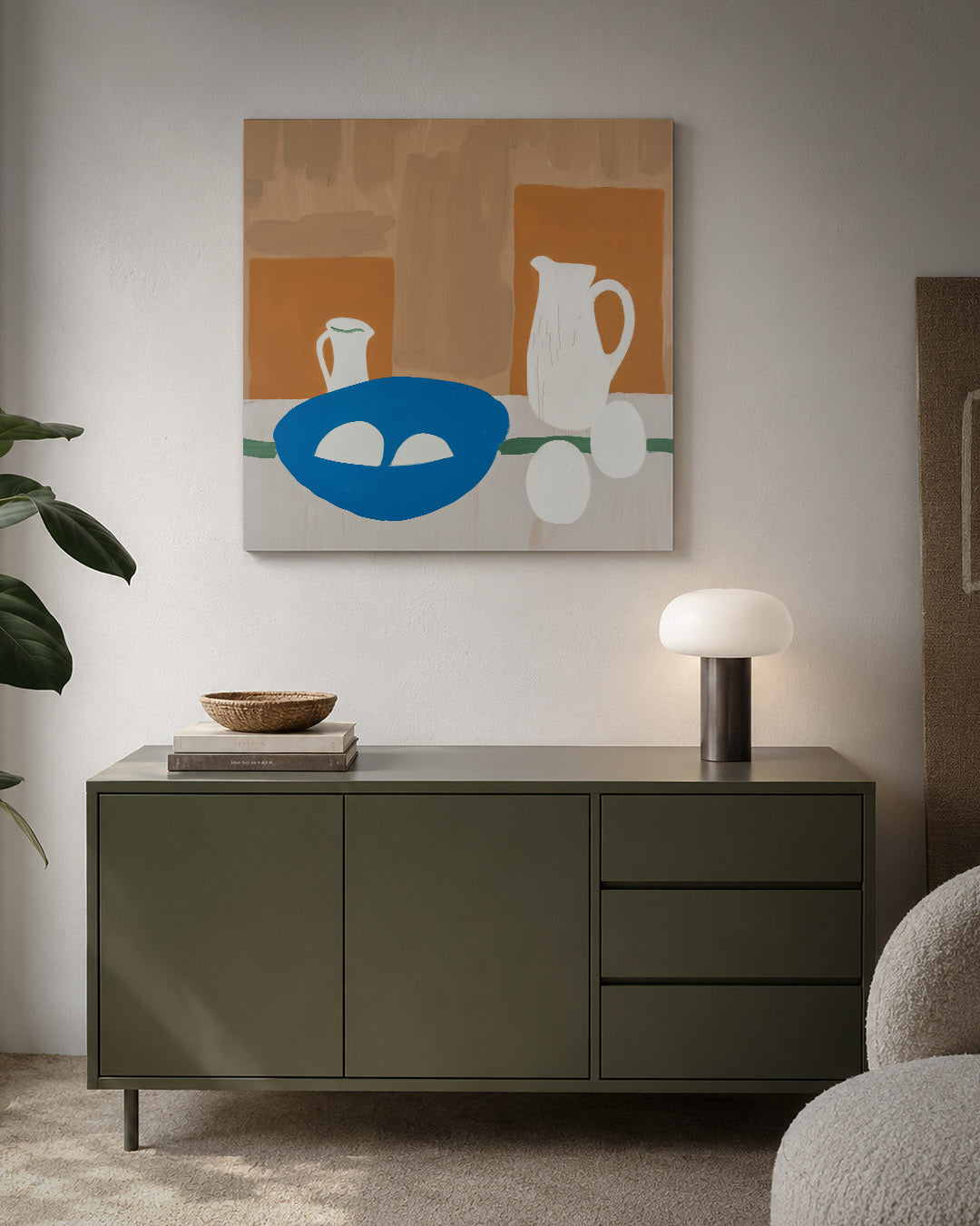 Eenvoudige vormen kunstwerk – detailweergave – dit kunstwerk toont een compositie van eenvoudige vormen met een blauwe schaal