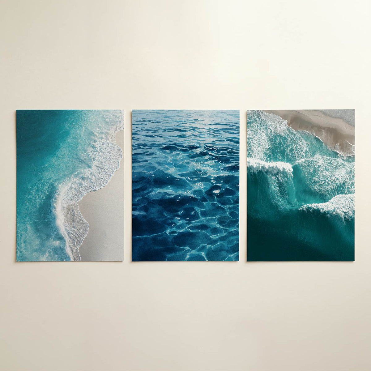 Zee en strand driedelige posterset in interieur