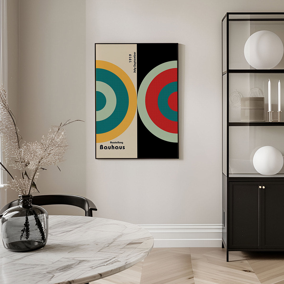 Cirkelvormen en kleur – geometrische Bauhaus poster in staand formaat