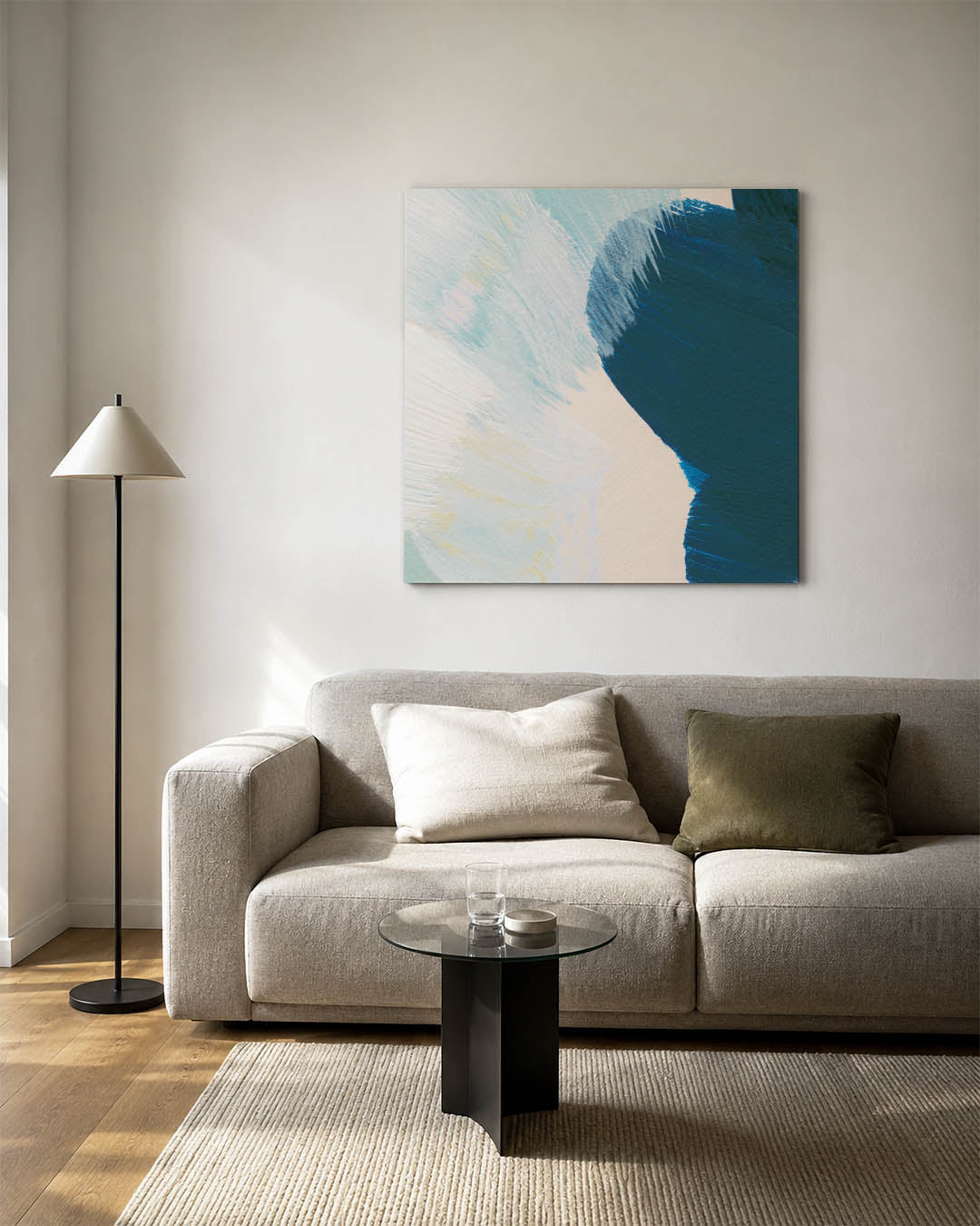 Kleurrijke vegen kunstwerk – detailweergave – dit werk toont een dynamisch spel van blauwe en beige vegen, met subtiele