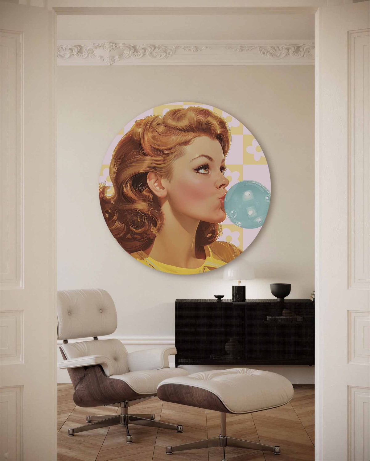 Vrouw met kauwgombel – kleurrijke Pop Art muurcirkel voor aan de muur
