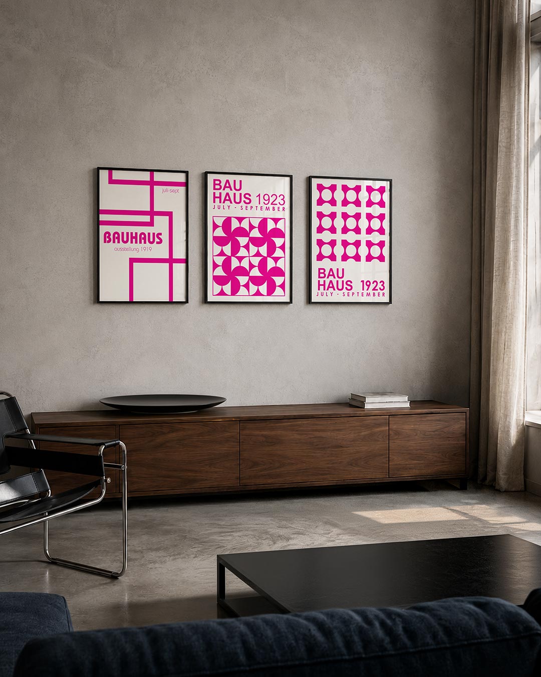 Lijnen en kleurvlakken driedelige posterset – deze posterset in drie delen toont een speels lijnenspel in felroze op een