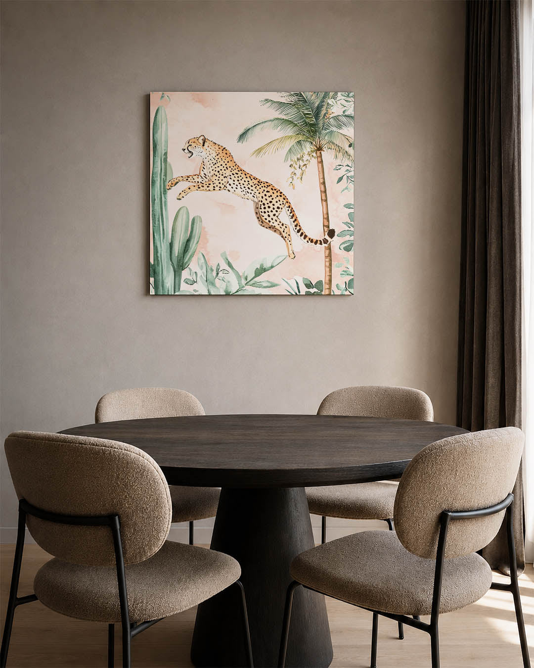 Springende luipaard kunstwerk – derde productweergave – een levendig werk met een luipaard die door een groene jungle