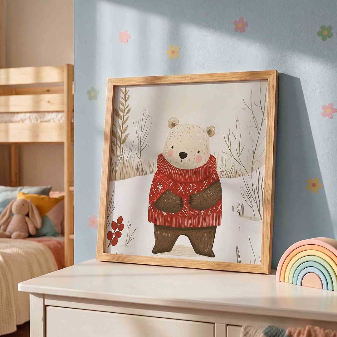 Beer met rode trui – speelse wandkunst als vierkante kinderposter
