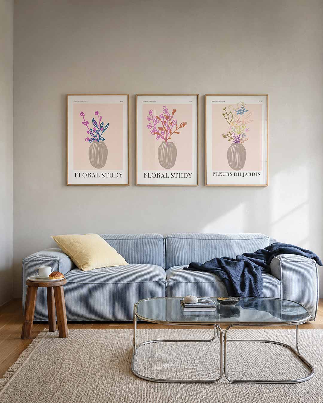 Bloem en vaas posterset – tweede productweergave – een vaas met speelse bloemen in roze en blauw