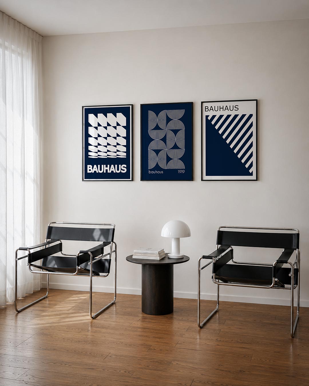 Vormenspel en ritme driedelige posterset – deze posterset in drie delen toont een dynamisch lijnenspel van witte en blauwe