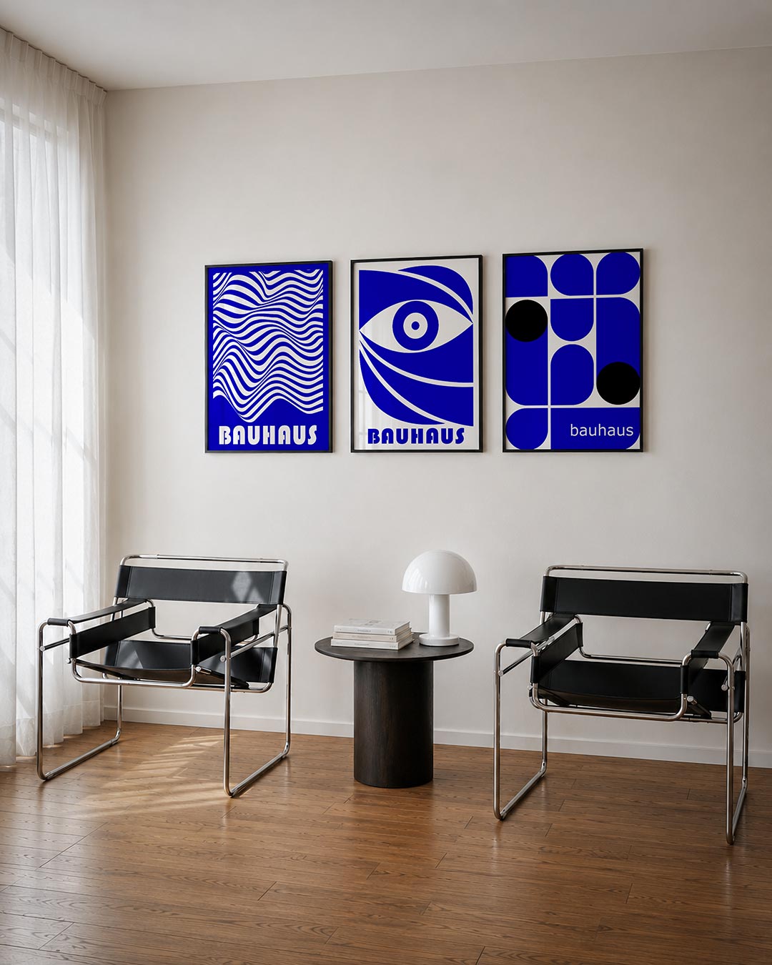Golvend lijnenspel driedelige posterset – deze poster toont vloeiende, golvende lijnen in wit en blauw. De lijnen creëren een