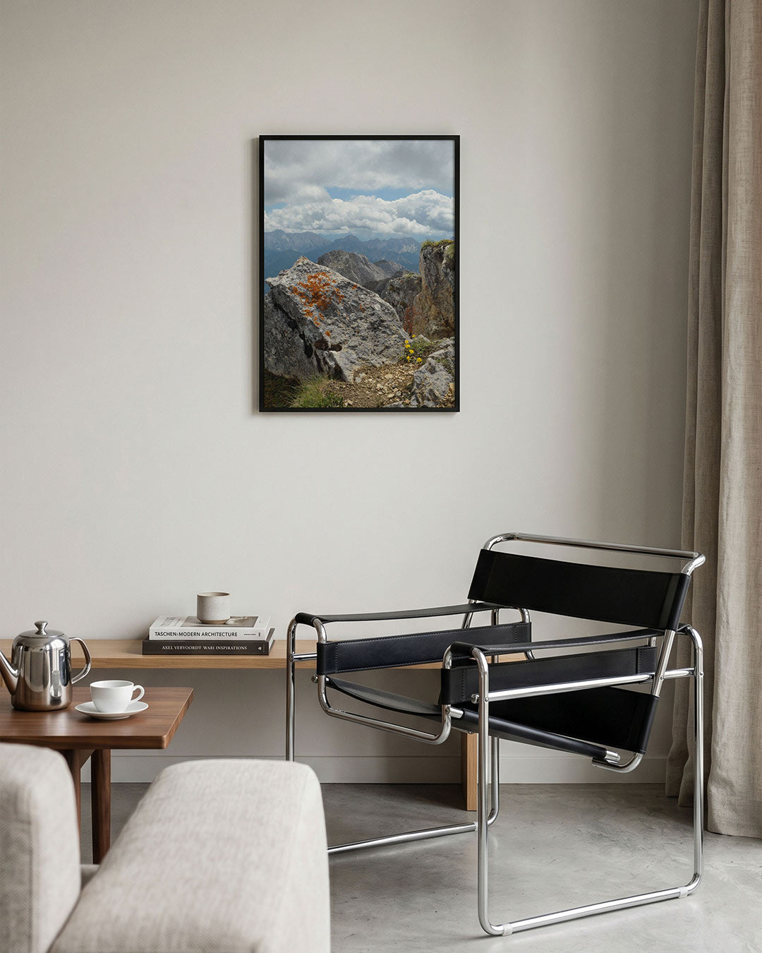 Berglandschap met rotsen poster – tweede productweergave – deze poster toont een indrukwekkend berglandschap met ruige rotsen