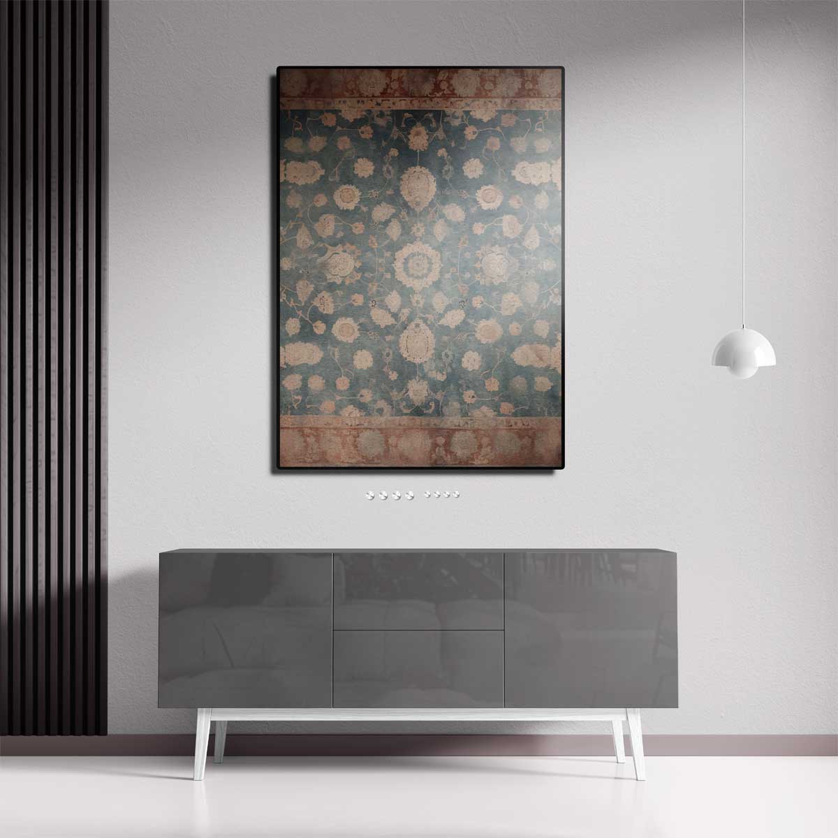 Tijdloze Bloemenpracht op Blauw Tapijt – staande wandkunst voor woonkamer of interieur
