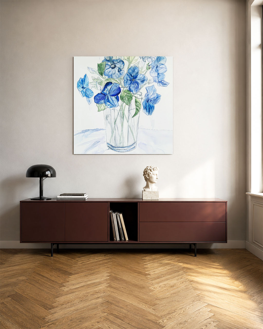 Bloemen in vaas kunstwerk – tweede productweergave – dit werk toont een vaas met blauwe bloemen en groene bladeren. De lijnen