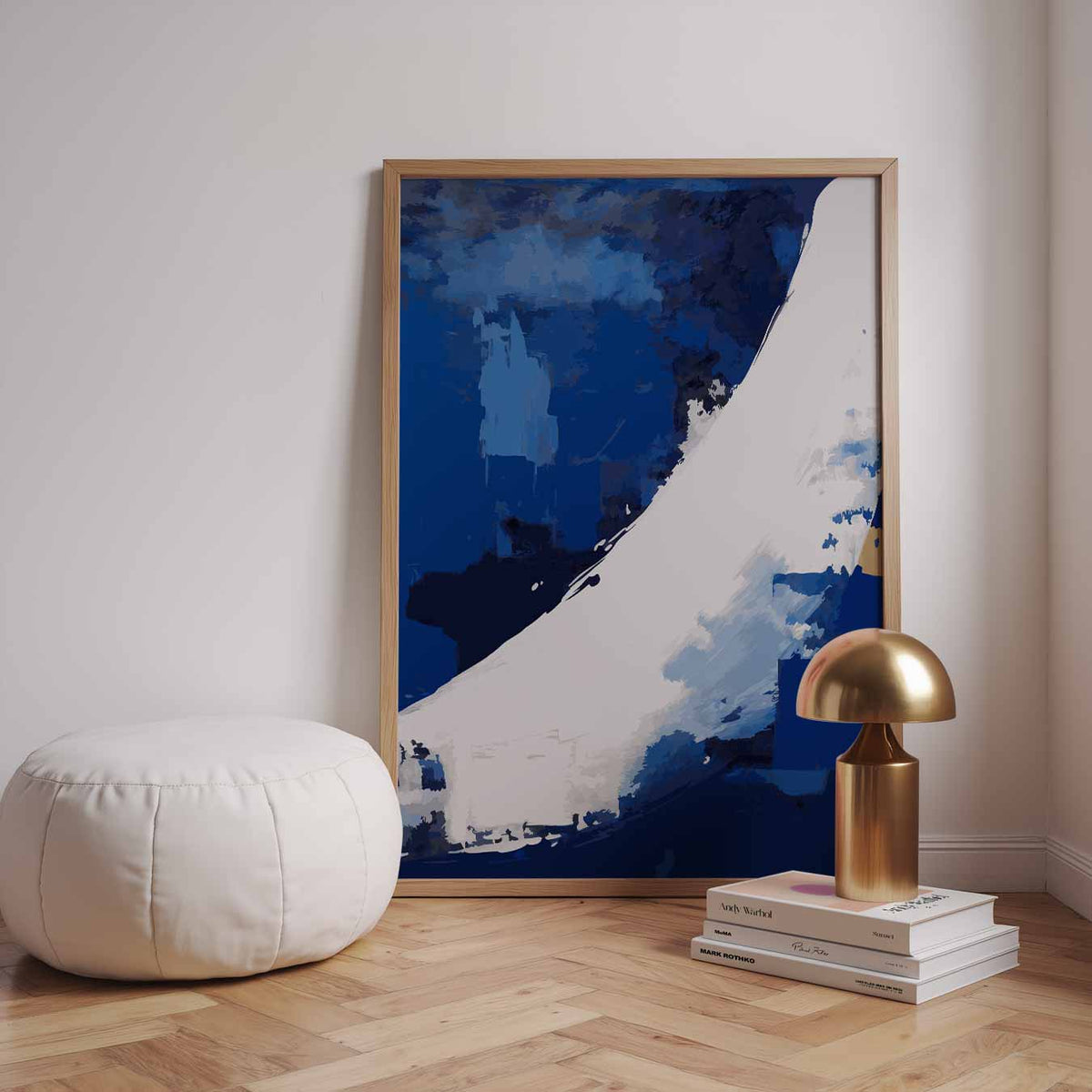 Abstracte Blauw-Witte Vleug – staande kleurrijke abstracte wanddecoratie van WallArtistic
