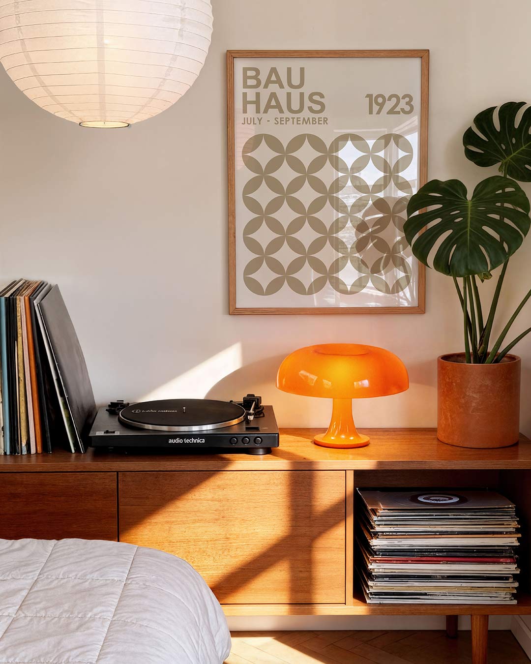 Cirkelpatroon en tekst – geometrische Bauhaus poster in staand formaat
