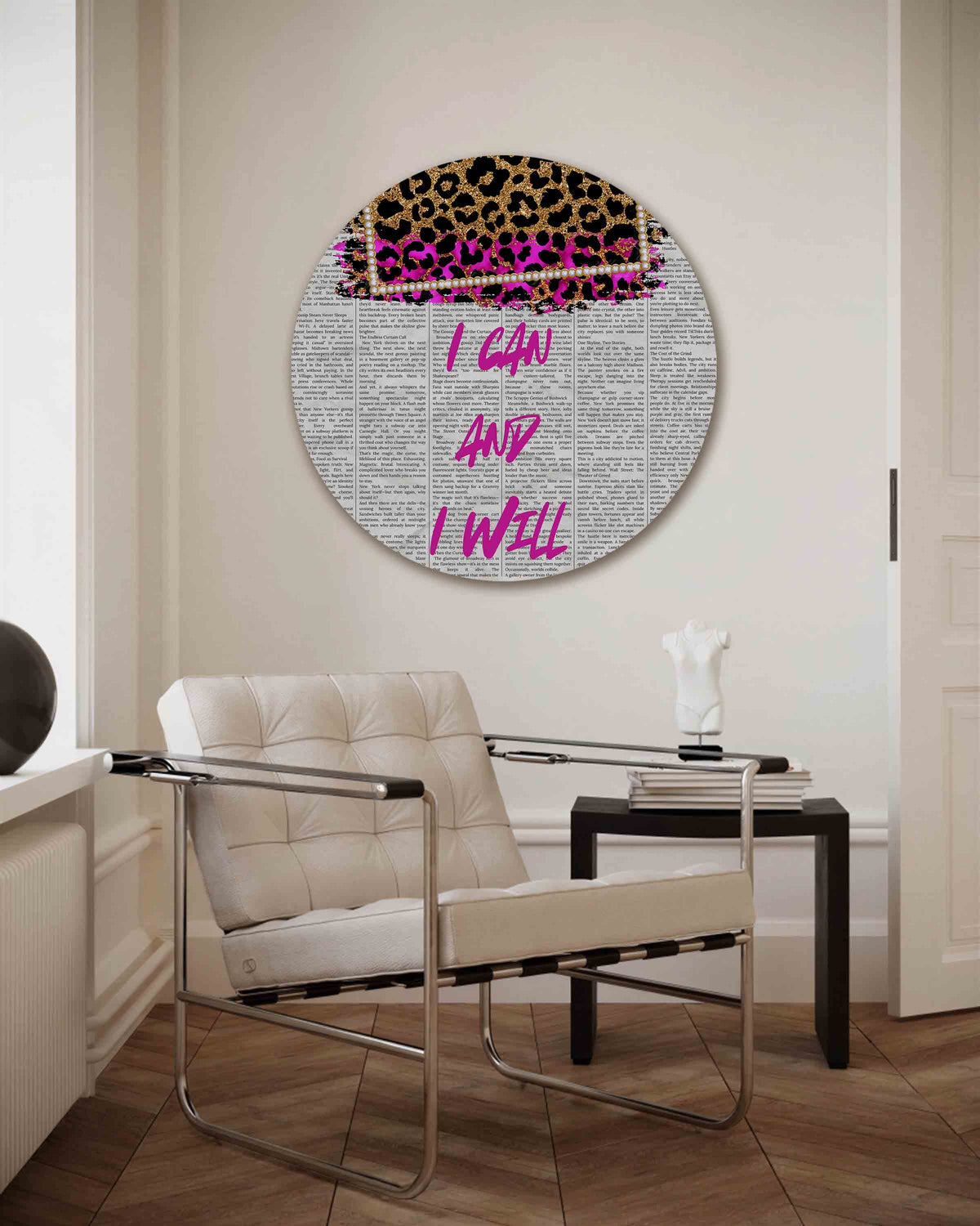 Luipaardprint en tekst – Pop Art muurcirkel als ronde wanddecoratie