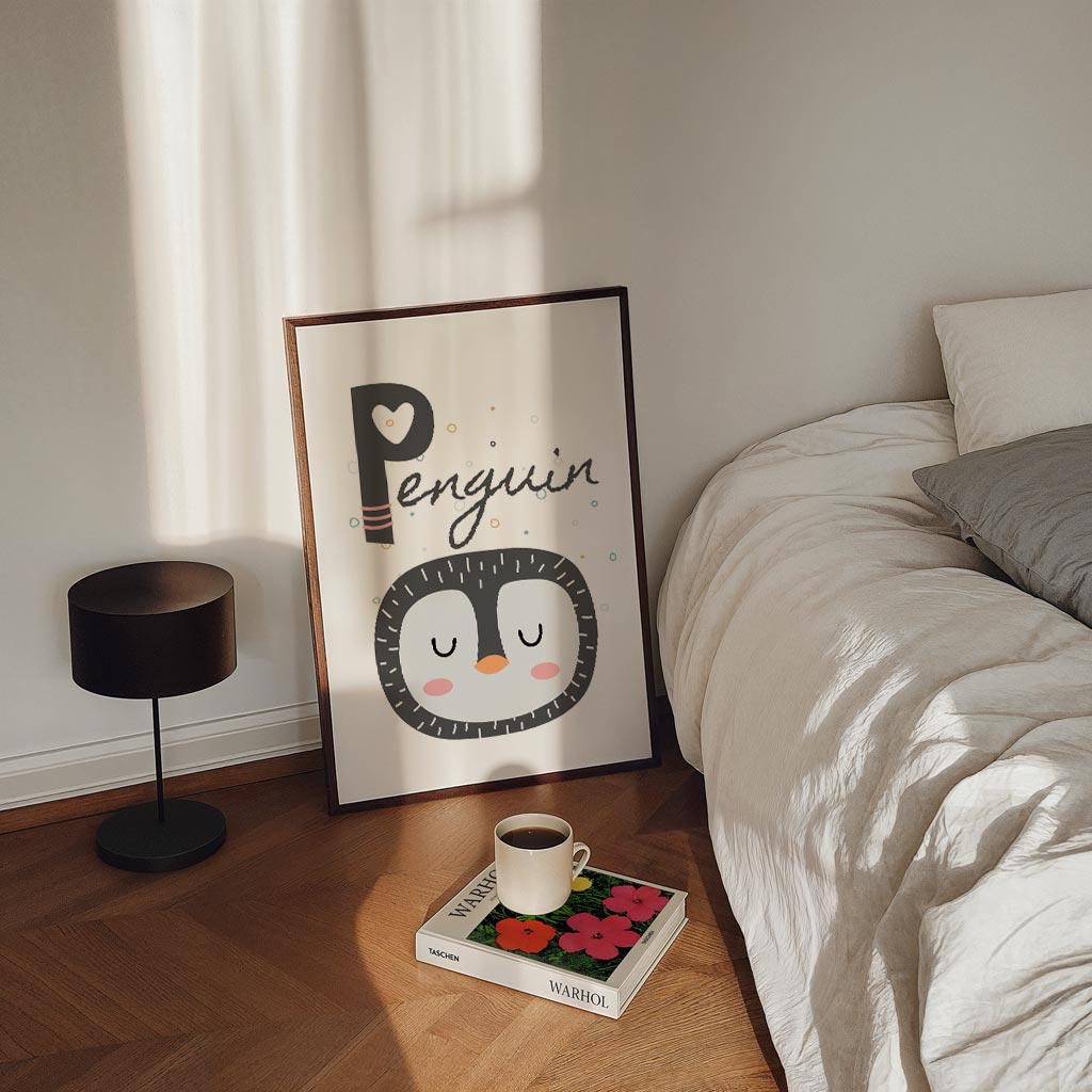 Snoezige Pinguïn – staande kinderkamer wanddecoratie van WallArtistic