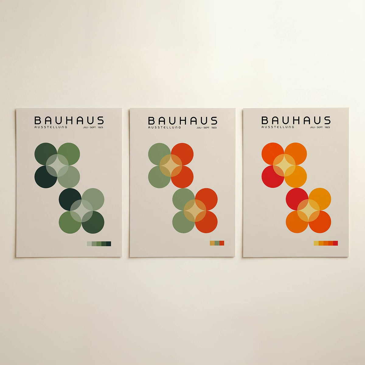 Groene cirkelharmonie posterset – detailweergave – deze posterset in drie delen toont een ritme van overlappende groene