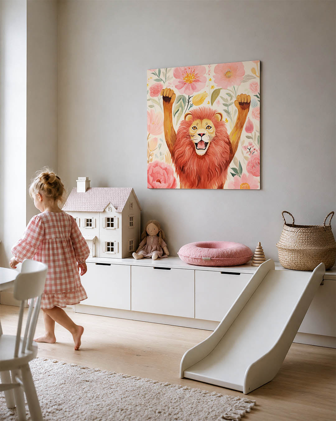 Vrolijke leeuw en bloemen kunstwerk – tweede productweergave – dit werk toont een leeuw met opgeheven poten omringd door