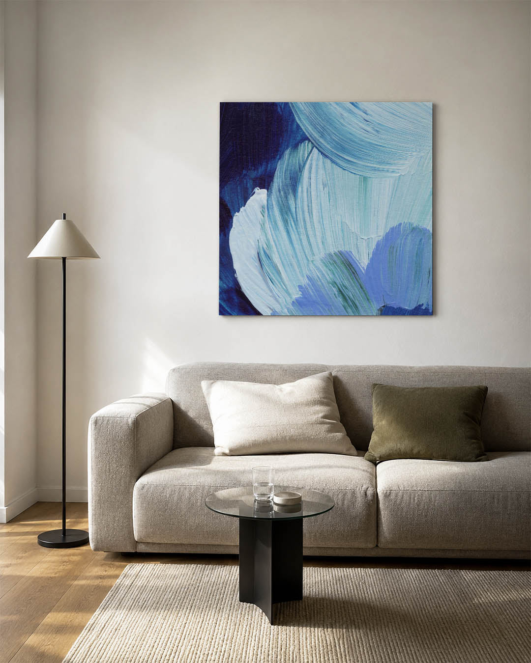 Dynamische kleurvlakken kunstwerk – detailweergave – dit kunstwerk toont vloeiende penseelstreken in diverse blauwtinten, met