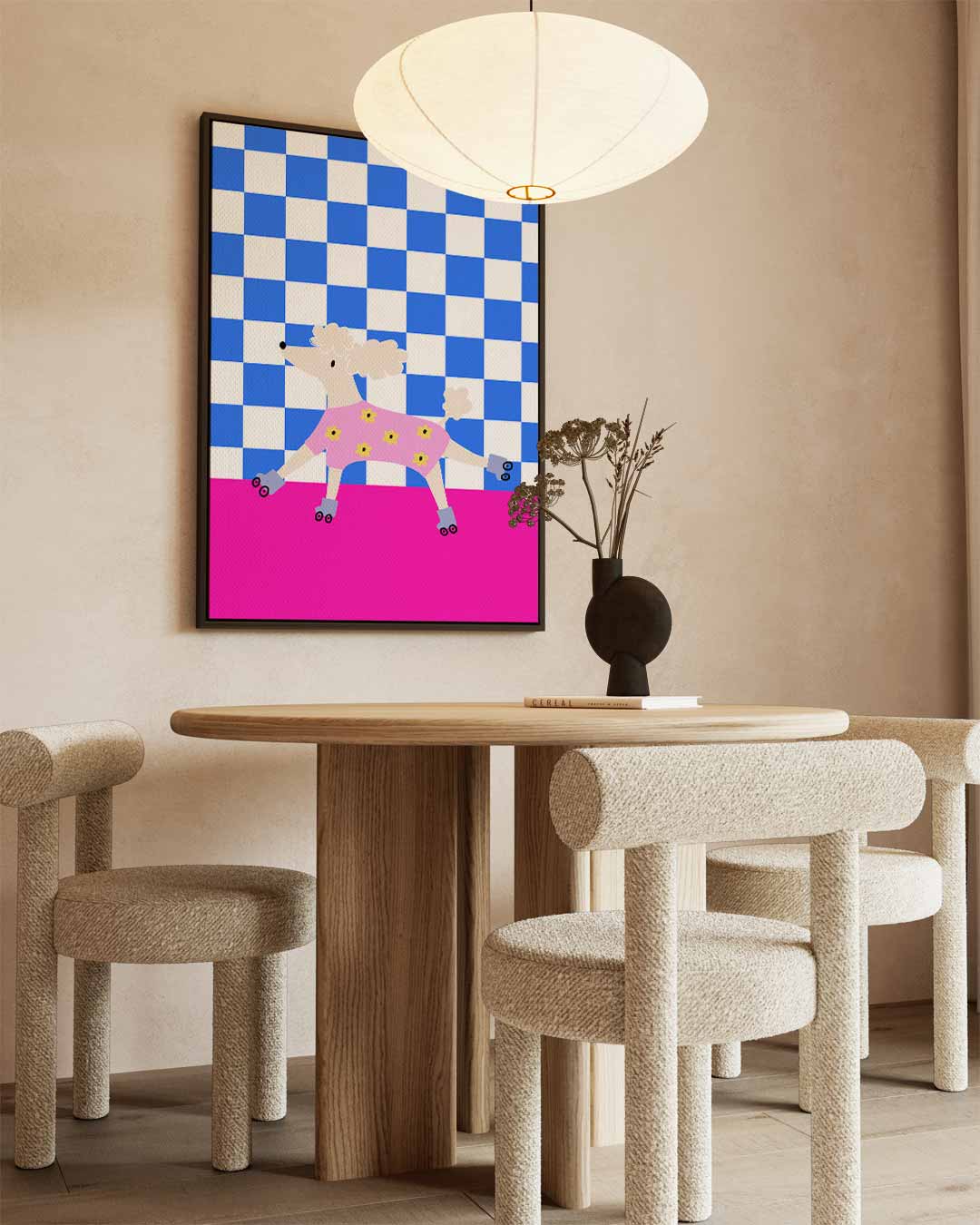 Rollerschaatsende Poedel – staand kunstwerk voor modern interieur