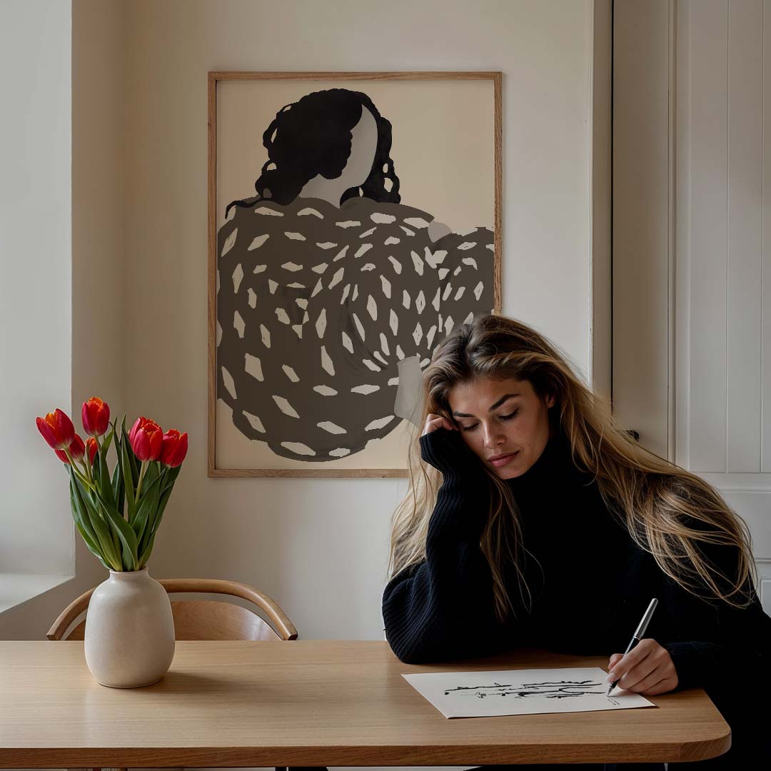 Dromerige Meisje Illustratie – staande vrouwelijke wanddecoratie van WallArtistic