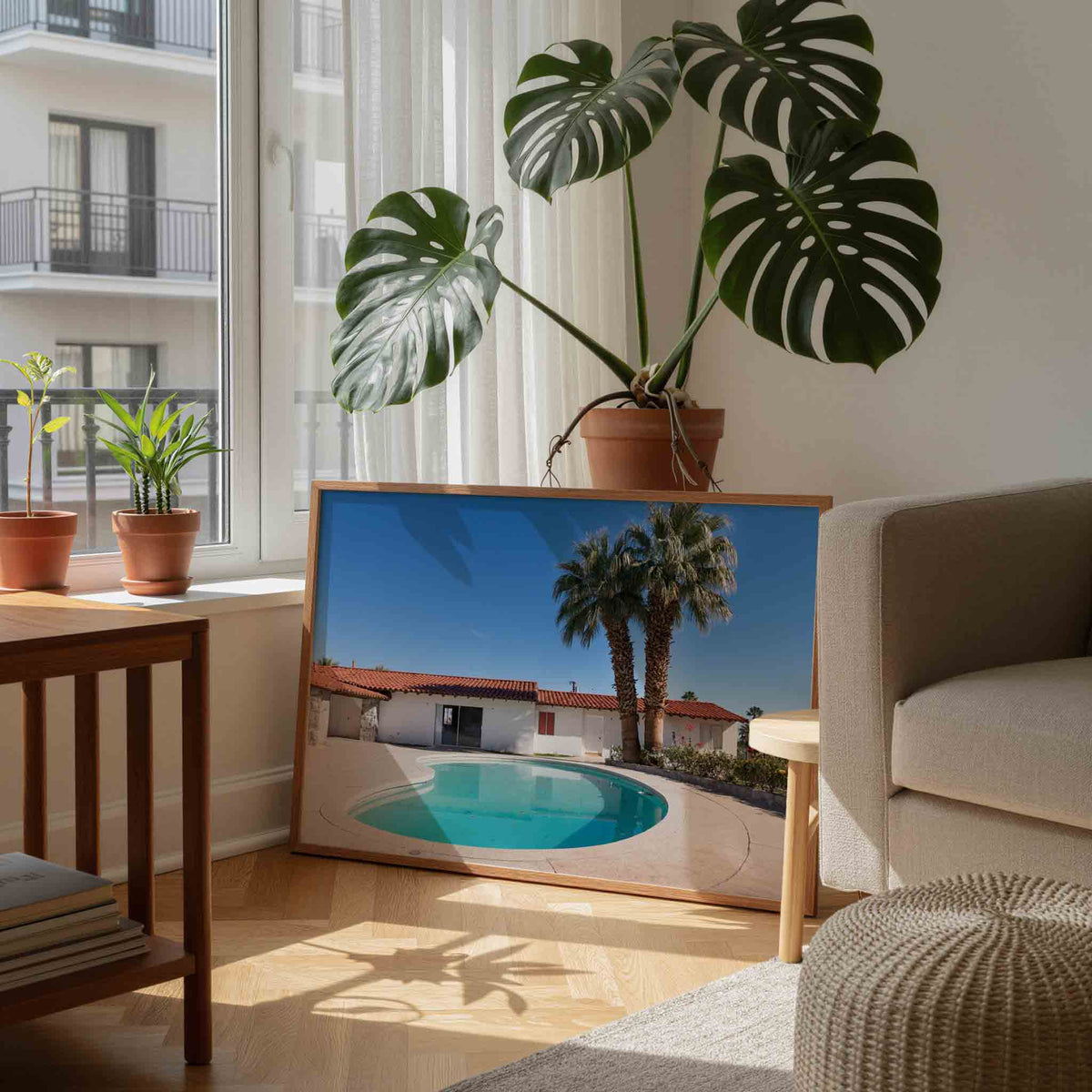 Zwembad en palmbomen – moderne wandkunst als landscape poster