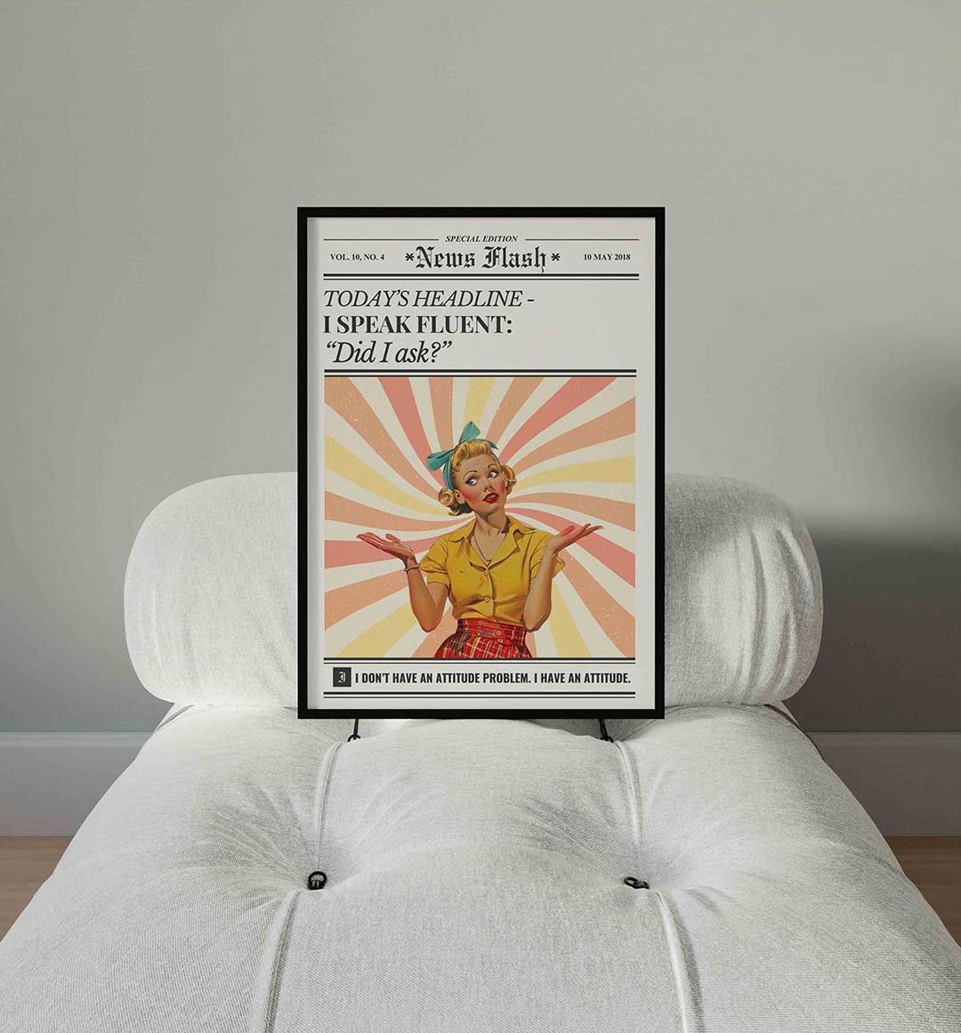 Vrouw met retro uitstraling – staande Pop Art wanddecoratie van WallArtistic