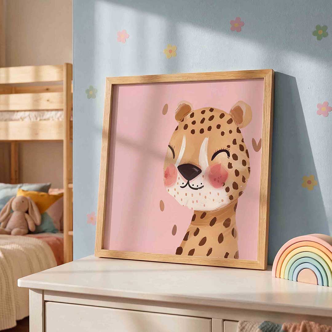 Lachende luipaard – speelse wandkunst als vierkante kinderposter