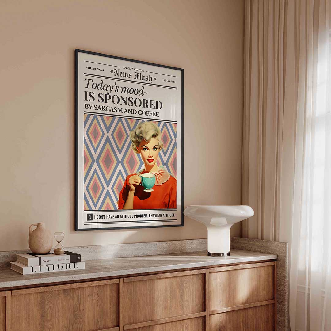 Vrouw met koffie en patroon – kleurrijke Pop Art poster in staand formaat