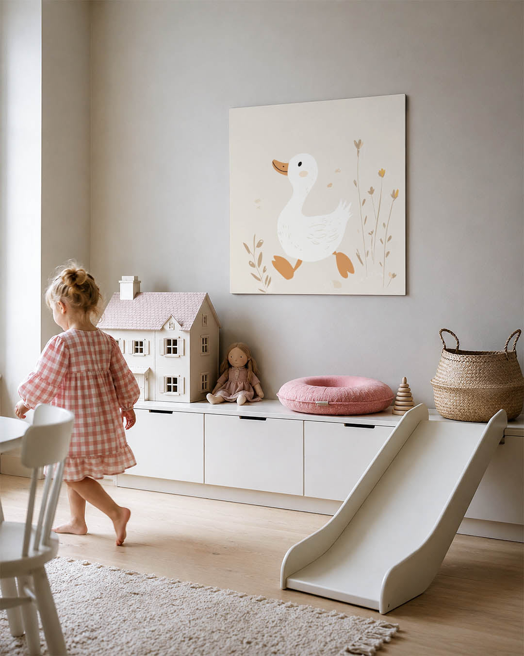 Eend en natuur kunstwerk – tweede productweergave – een speelse eend wandelt tussen delicate planten. De zachte kleuren en