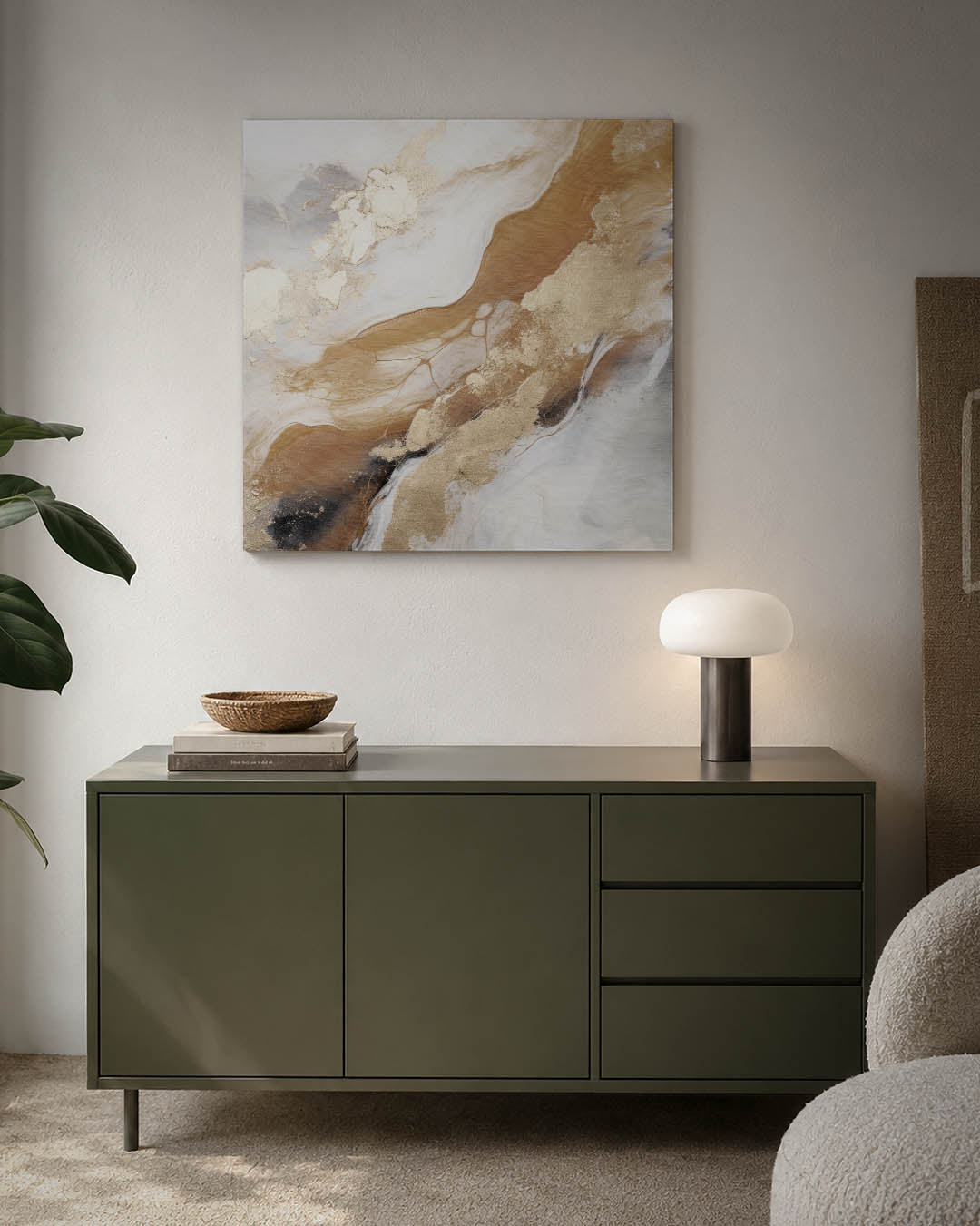 Organische vormen kunstwerk – detailweergave – dit kunstwerk toont vloeiende lijnen en organische vormen in beige en wit, met