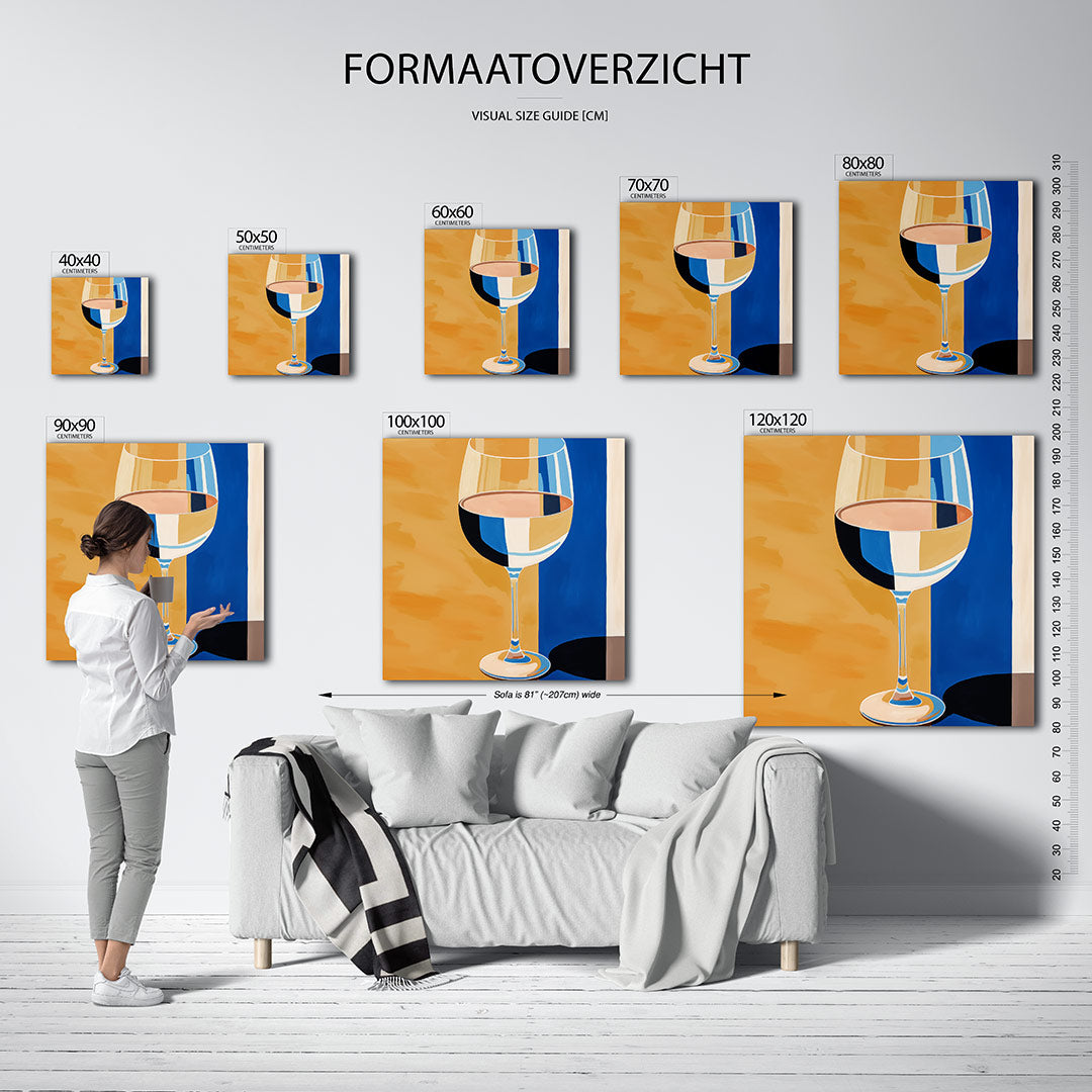 Glas en kleurvlakken kunstwerk – sfeerbeeld – dit werk toont een glas tegen een achtergrond van kleurrijke vlakken. De