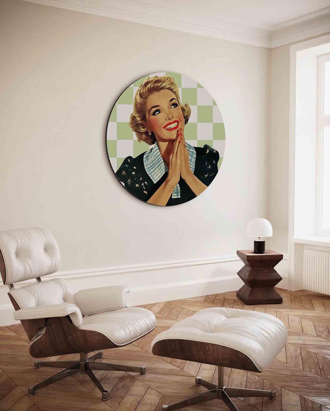 Vrouw met geruite achtergrond – ronde Pop Art wanddecoratie van WallArtistic