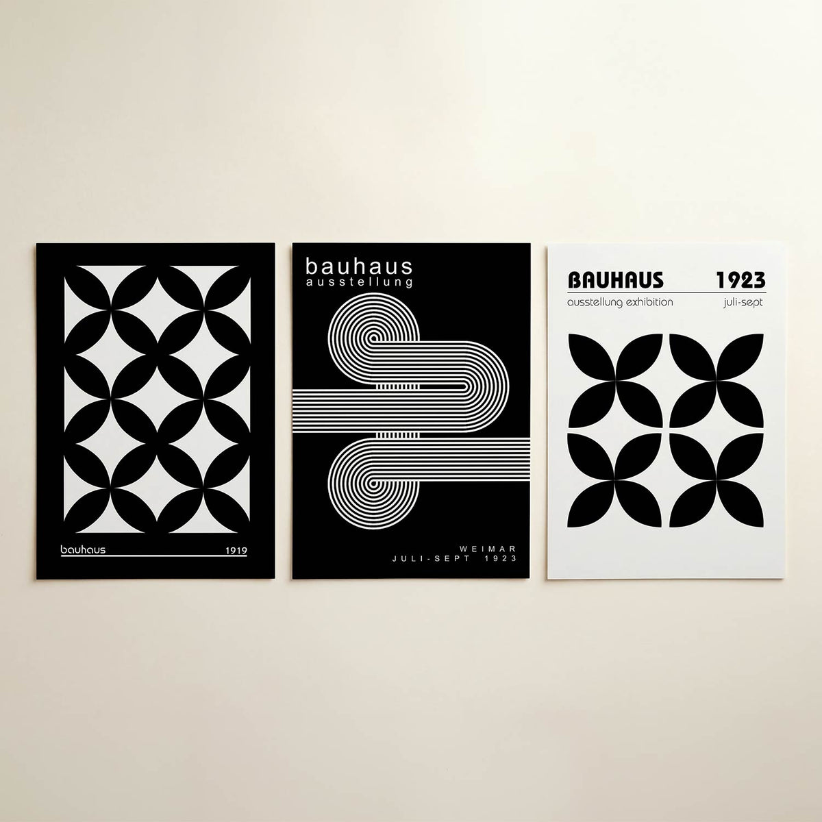 Vormritme en contrast posterset – detailweergave – deze posterset in drie delen toont een ritmisch patroon van zwarte en