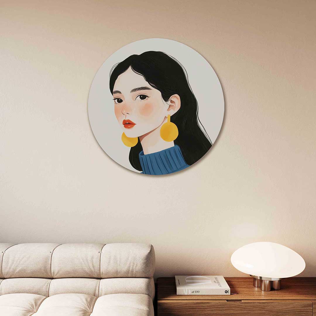 Portret met gele oorbellen – moderne abstracte muurcirkel voor aan de muur