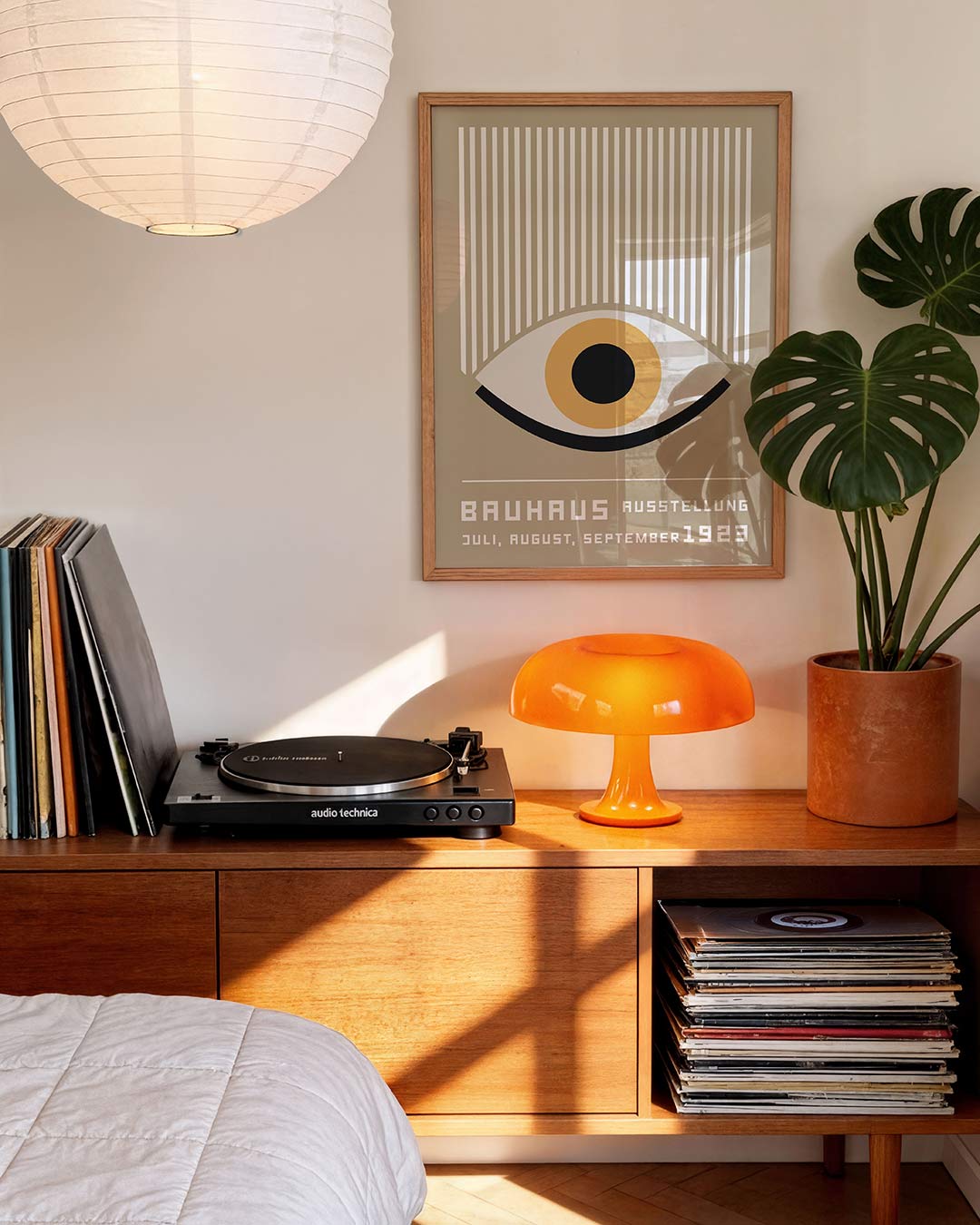 Oog en lijnen – geometrische Bauhaus poster in staand formaat