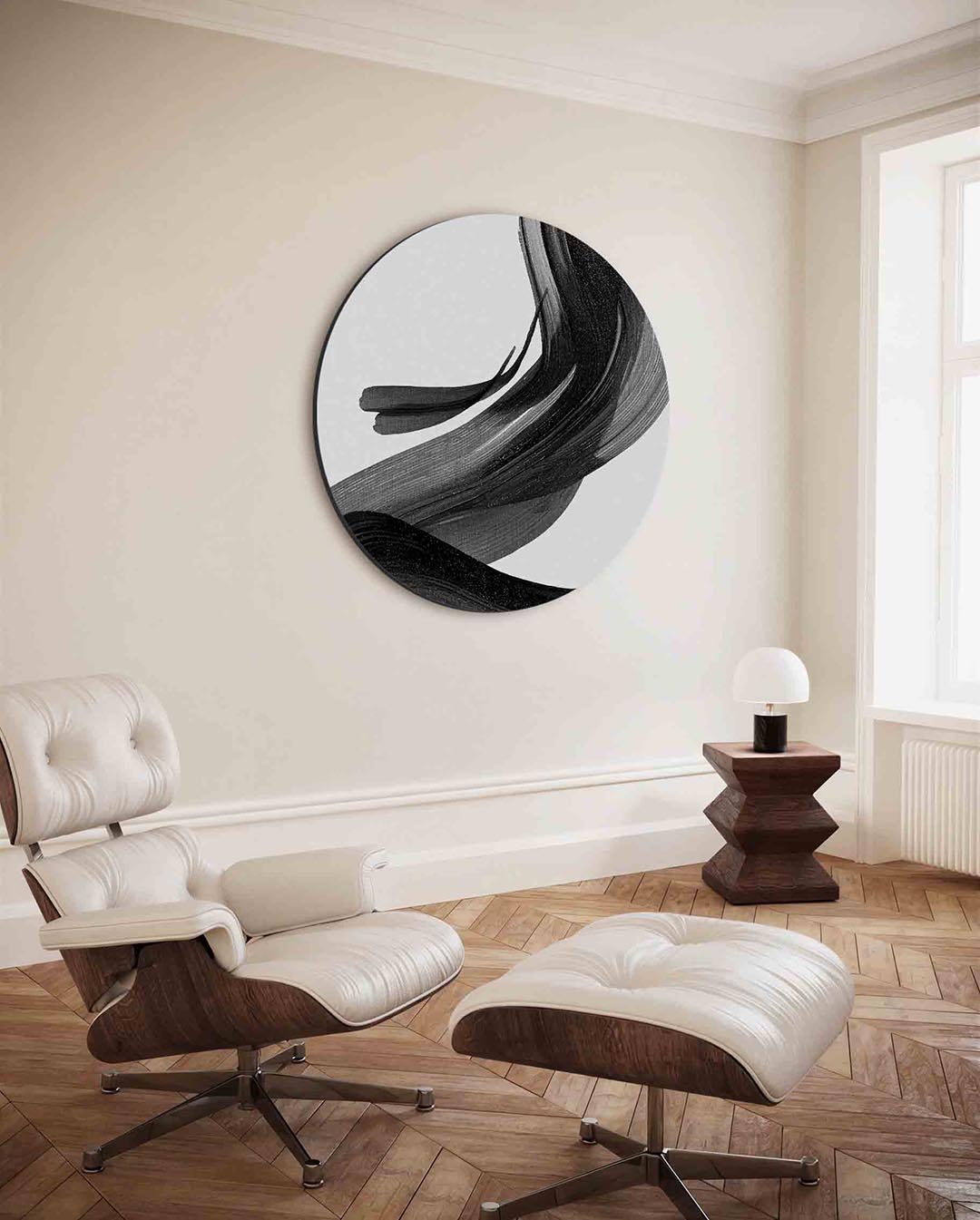 Zwart witte penseelstreken – moderne ronde wanddecoratie met vrouwelijk portret
