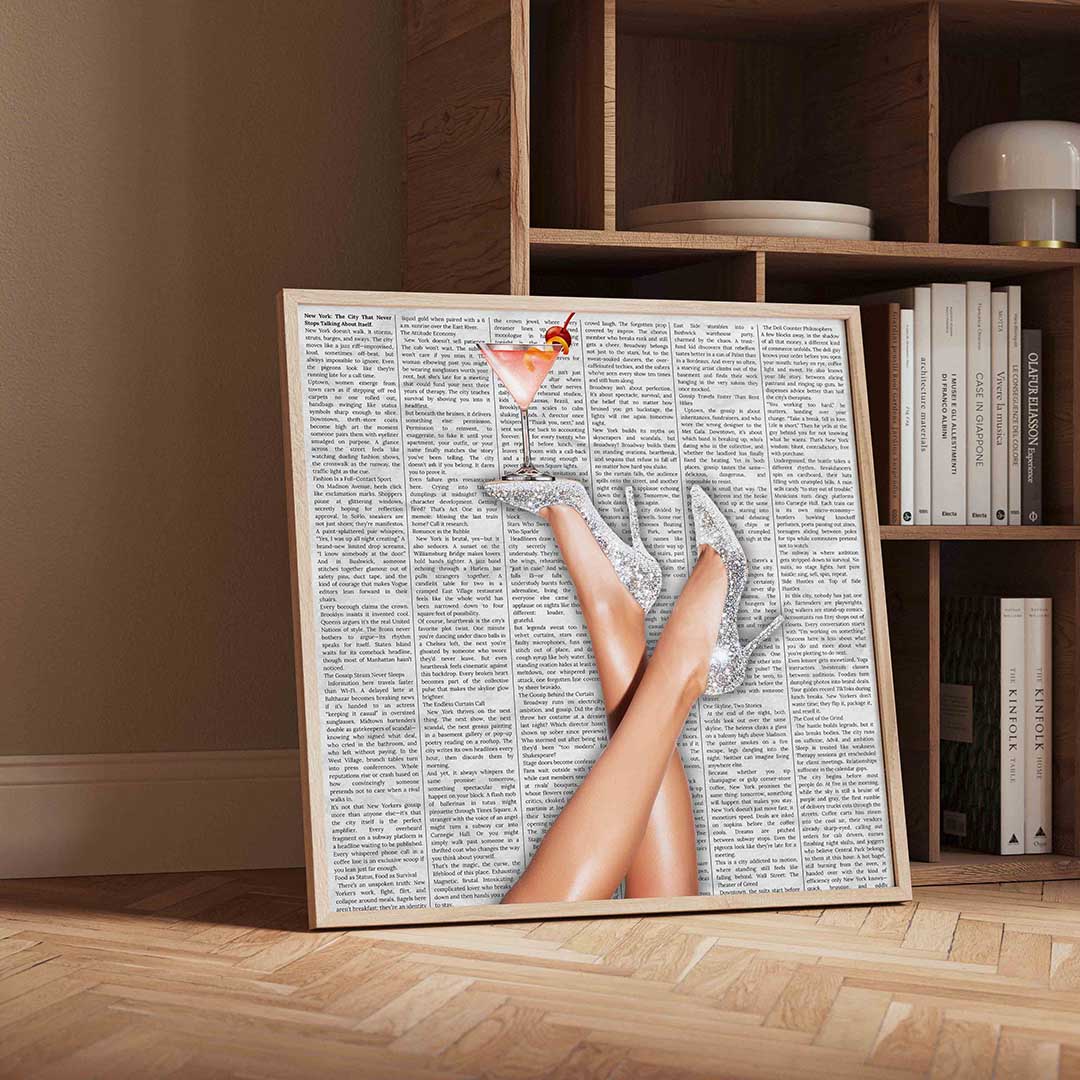 Glinsterende hakken en cocktail – vierkante Pop Art wanddecoratie van WallArtistic