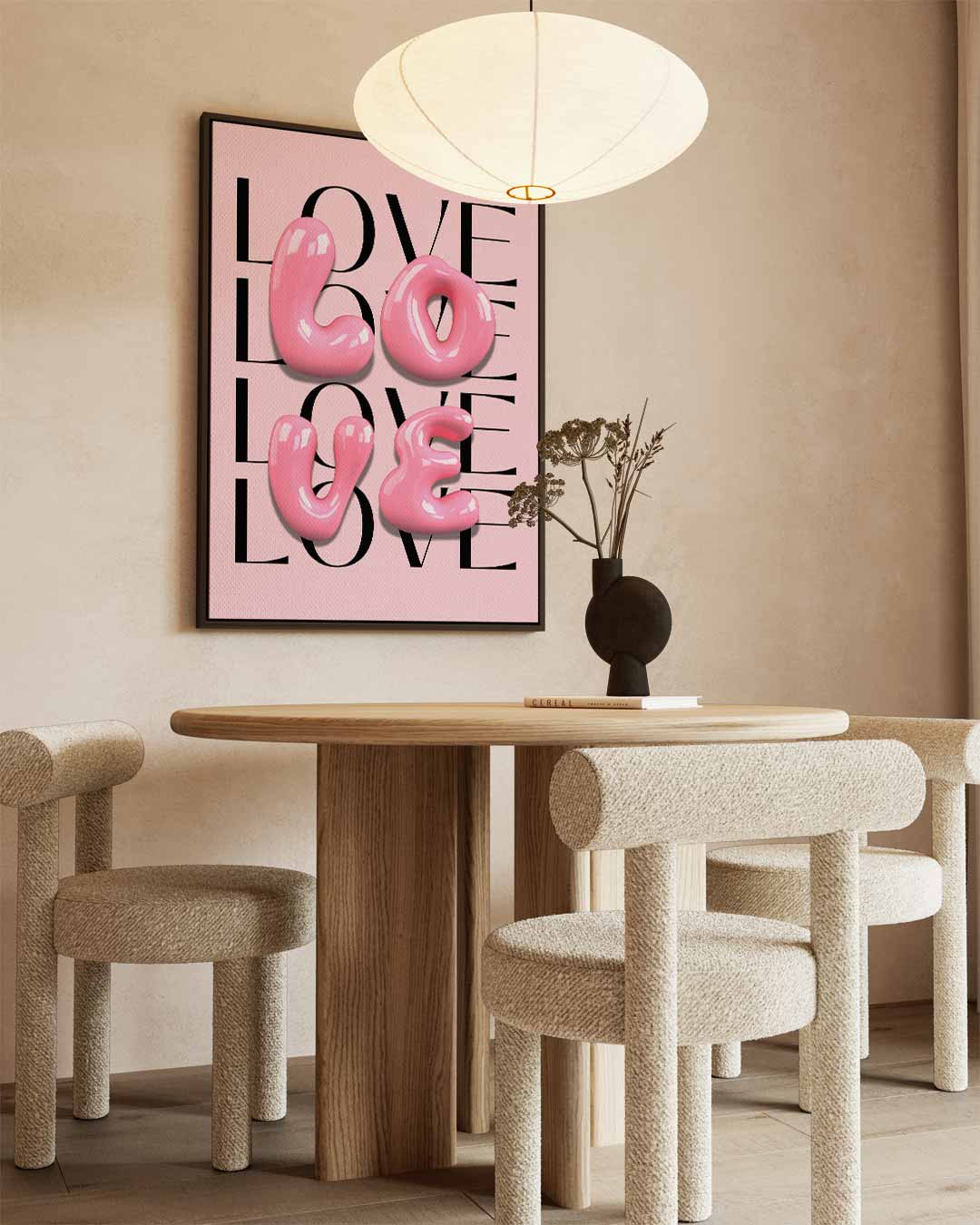 Liefde in Bubblegum Roze – kunstwerk met zwarte baklijst