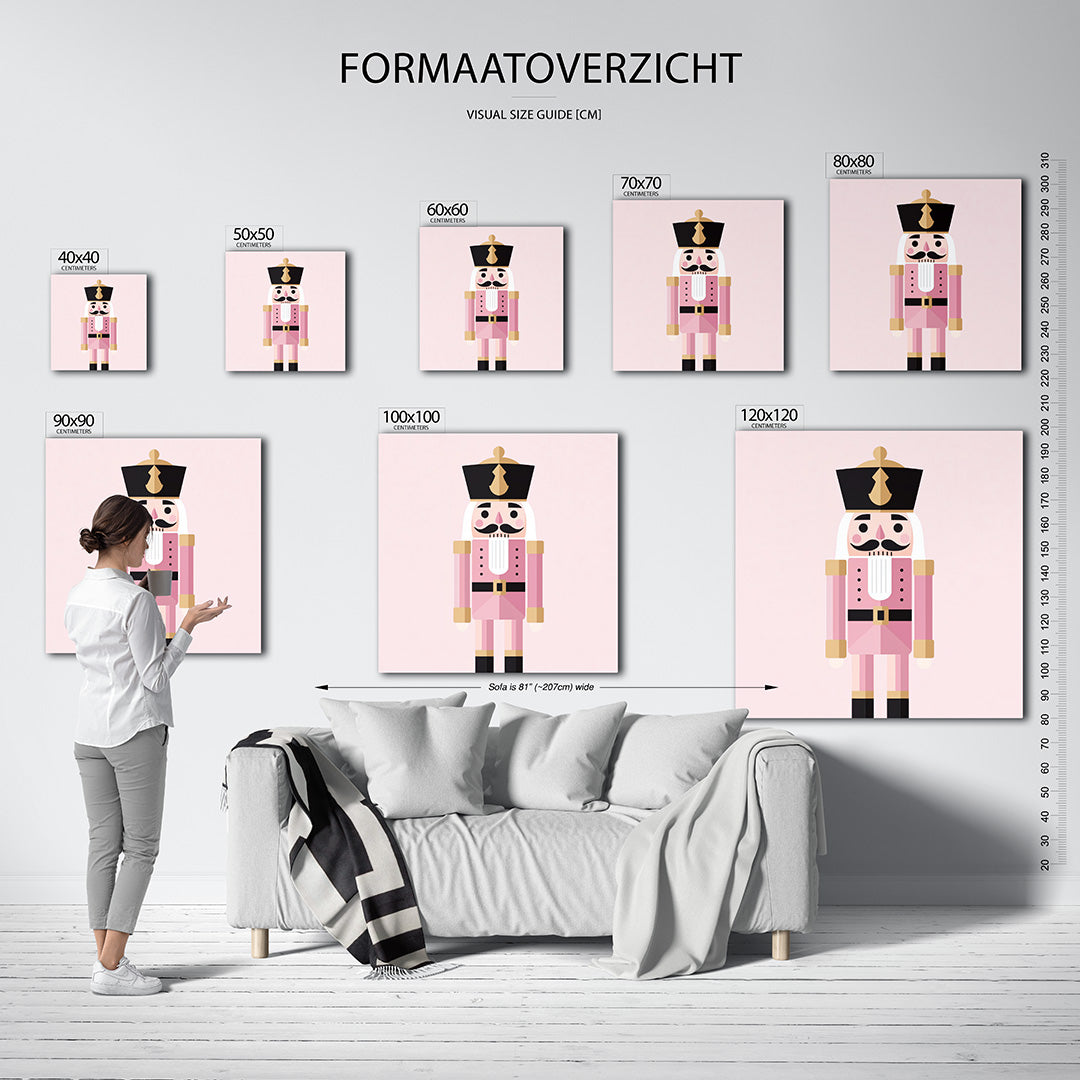 Speelse soldaat kunstwerk – sfeerbeeld – dit kunstwerk toont een figuur in roze tinten met zwarte en beige accenten. De
