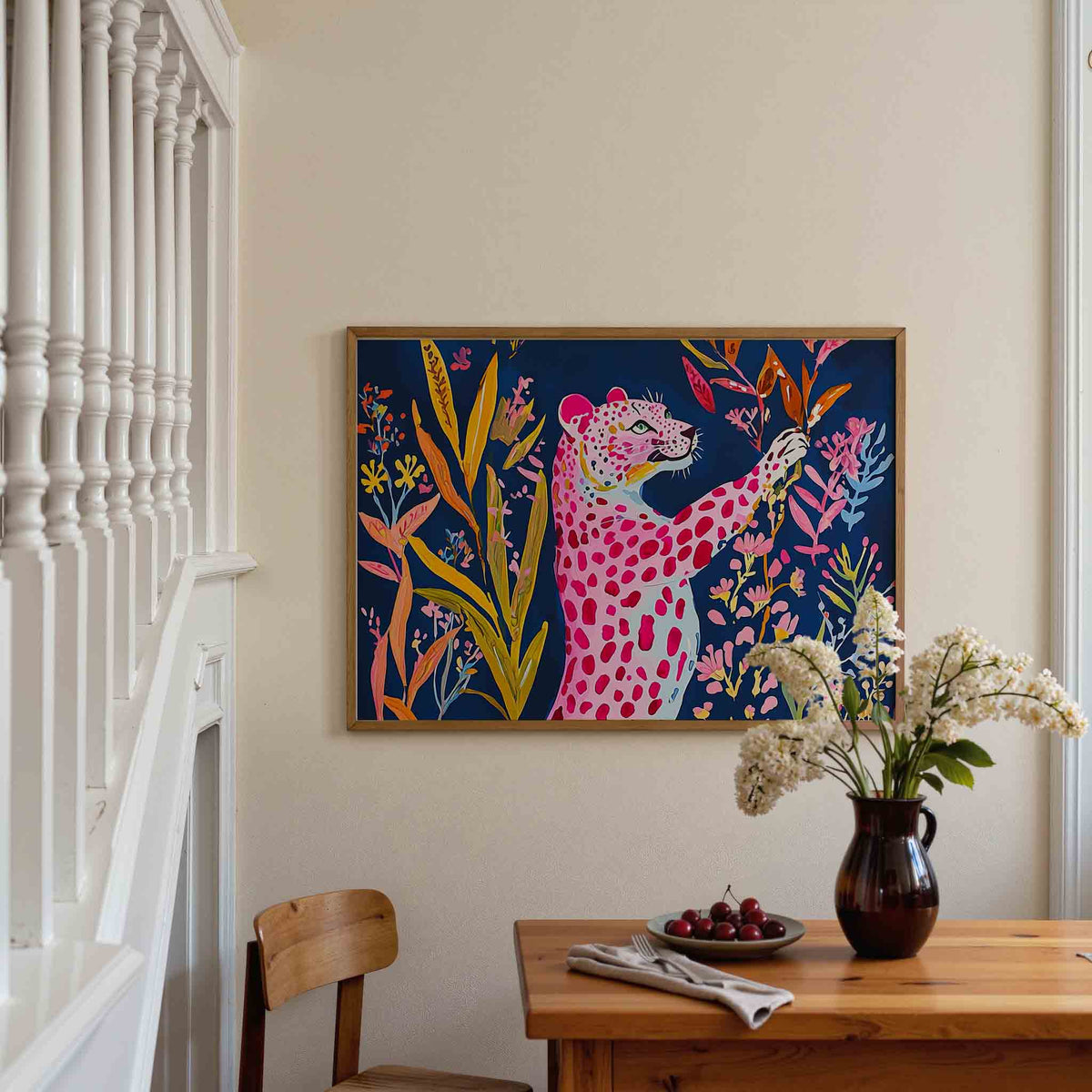 Roze luipaard en bloemen – dieren poster in liggend formaat
