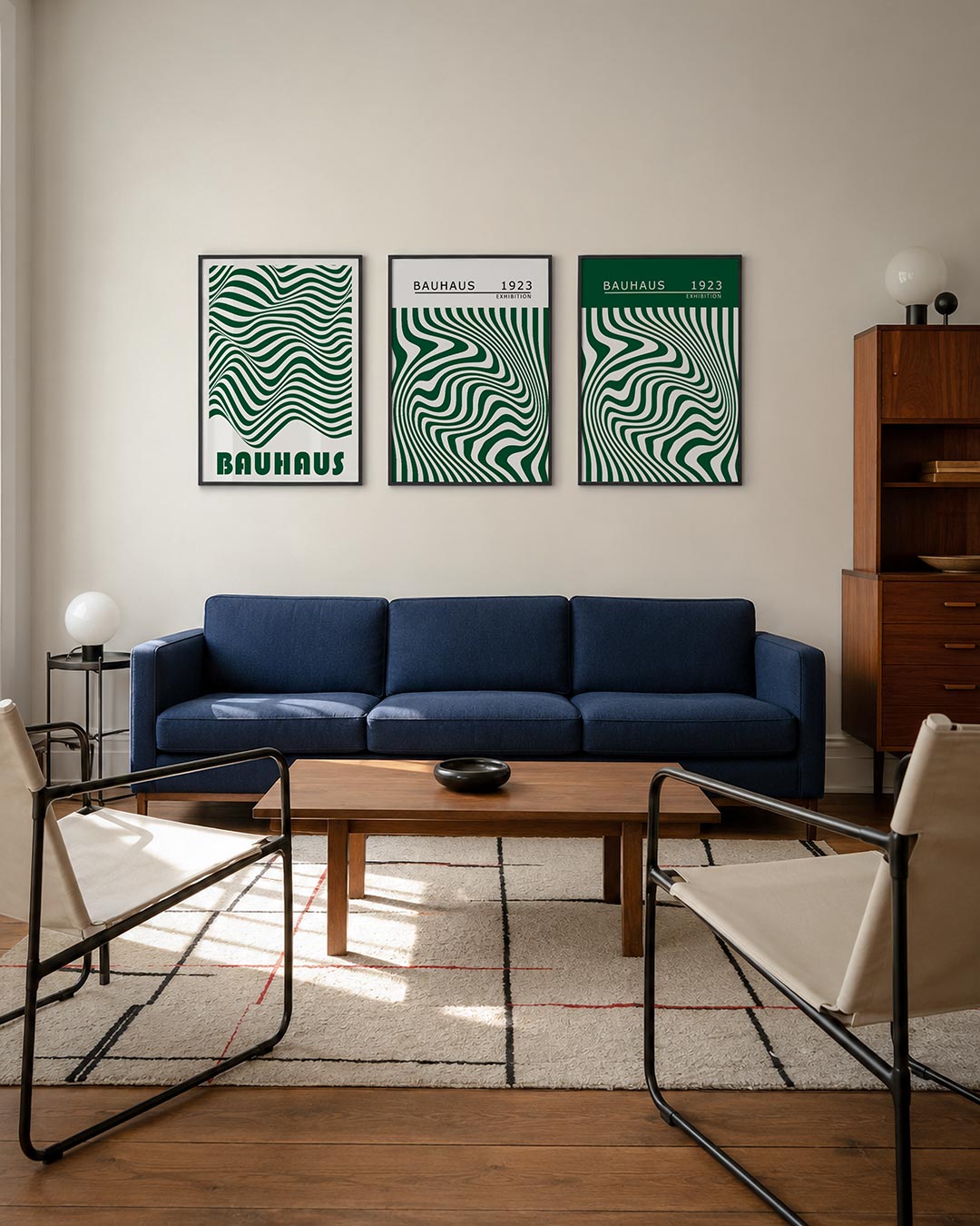 Golvend lijnenspel driedelige posterset – deze posterset toont een dynamisch spel van golvende lijnen in groen en wit. De